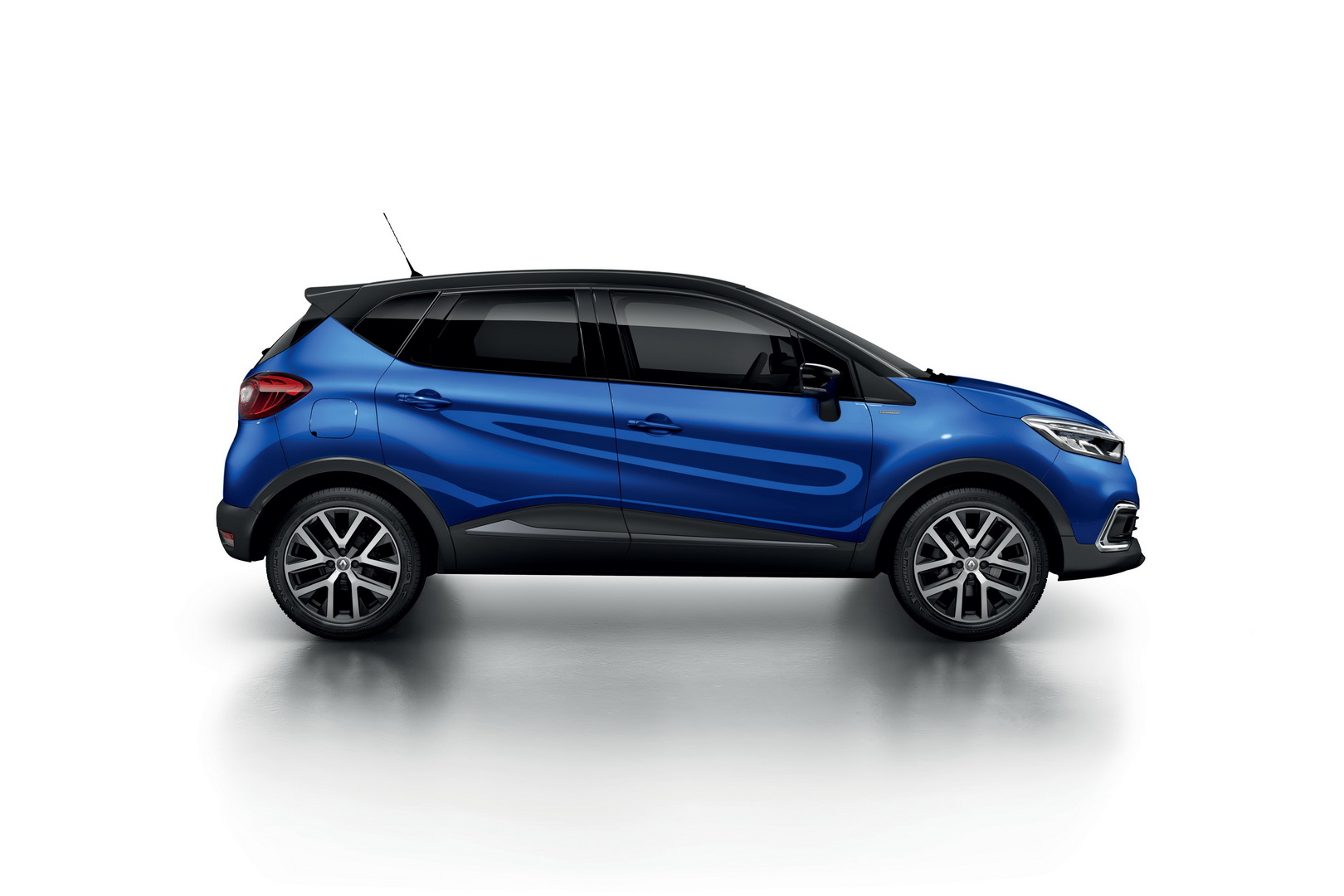 renault captur 2 Next Renault Captur Getting PHEV Option, Semi-Autonomous Driving Tech