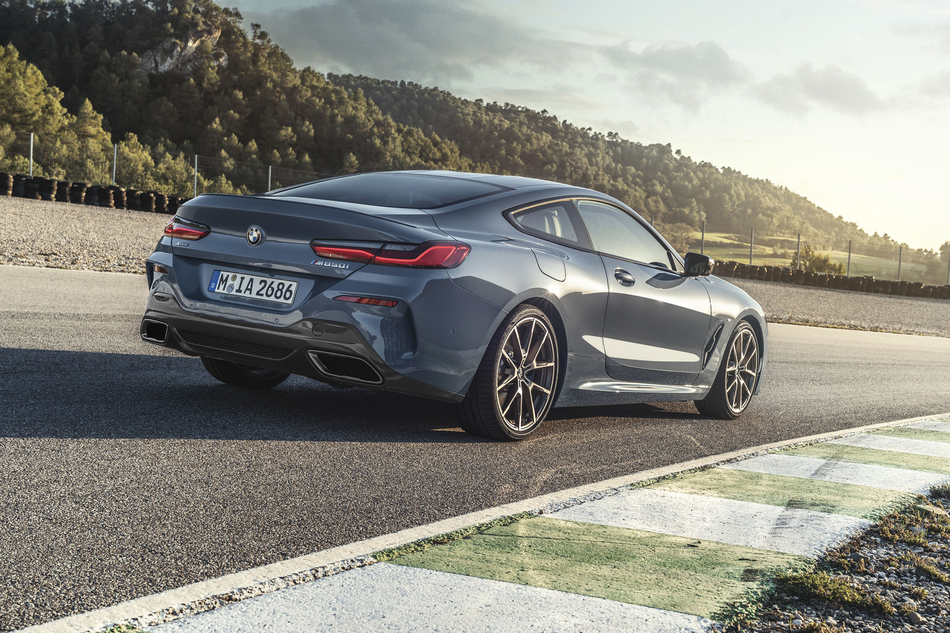 2019-bmw-8-series-02 BMW 8-Series Makes Its Long-Awaited Motor Show Debut