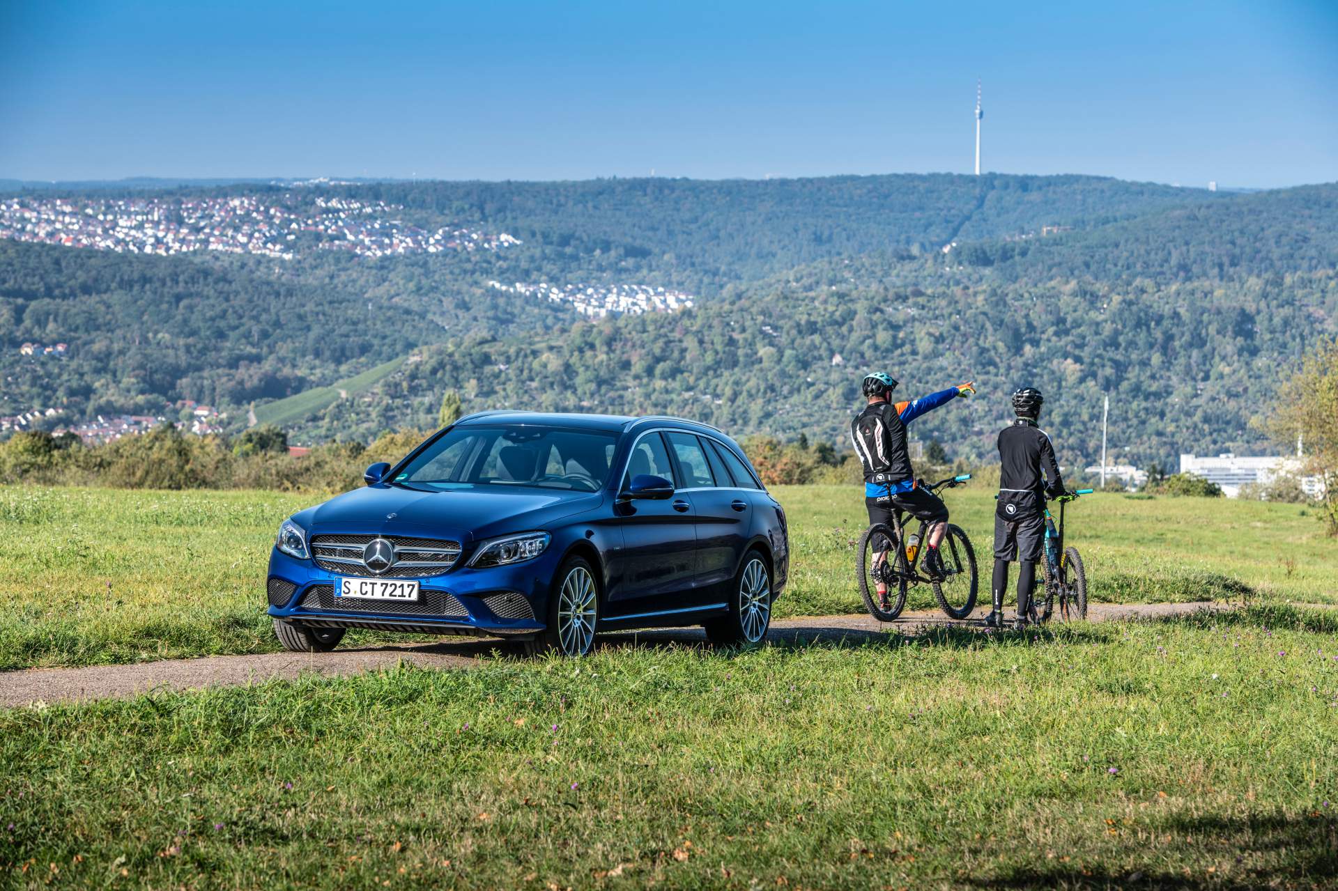 FV EQ Stuttgart 2018
Driven by EQ Stuttgart 2018 302 HP Mercedes C300de Diesel PHEV Can Cover 57 Km In EV Mode