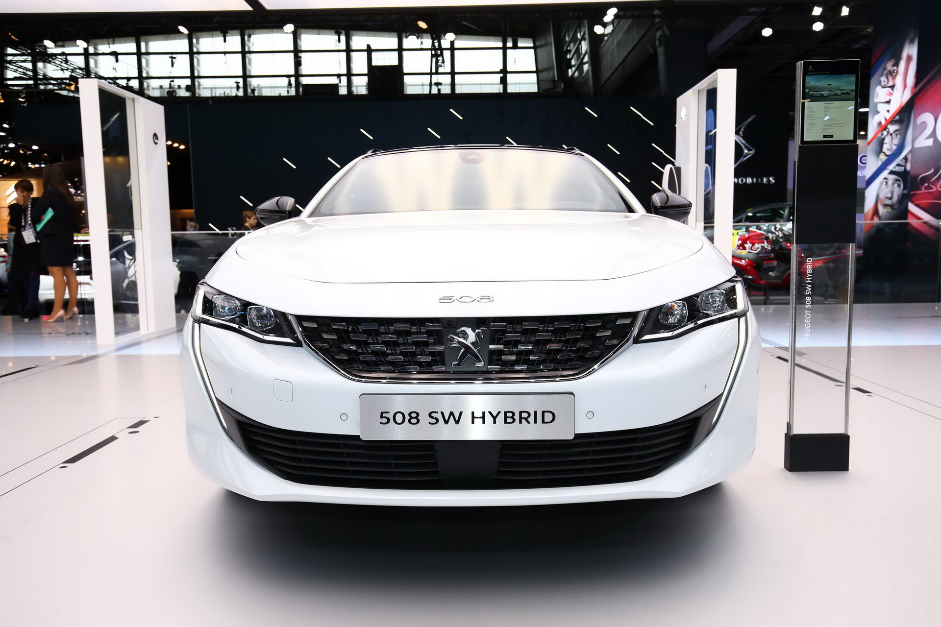 2018 peugeot 508 sw paris livepics 24 Peugeot’s Stylish 508 SW Shows Family Estates Are Alive And Kicking (In Europe)
