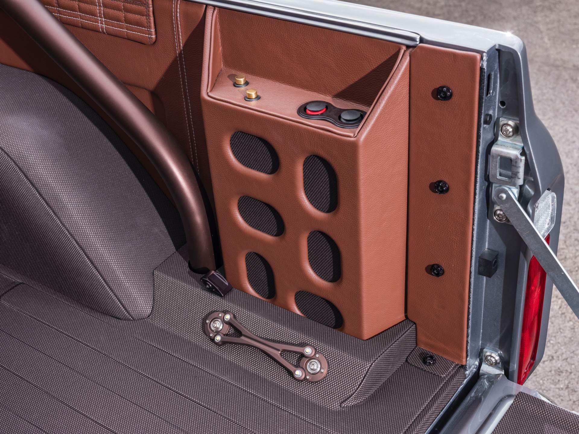 1971 Chevrolet K5 Blazer Seaker by Ringbrothers 18 Ringbrothers’ First SUV Is An LS3-Powered 1971 Chevy K5 Blazer
Restomod