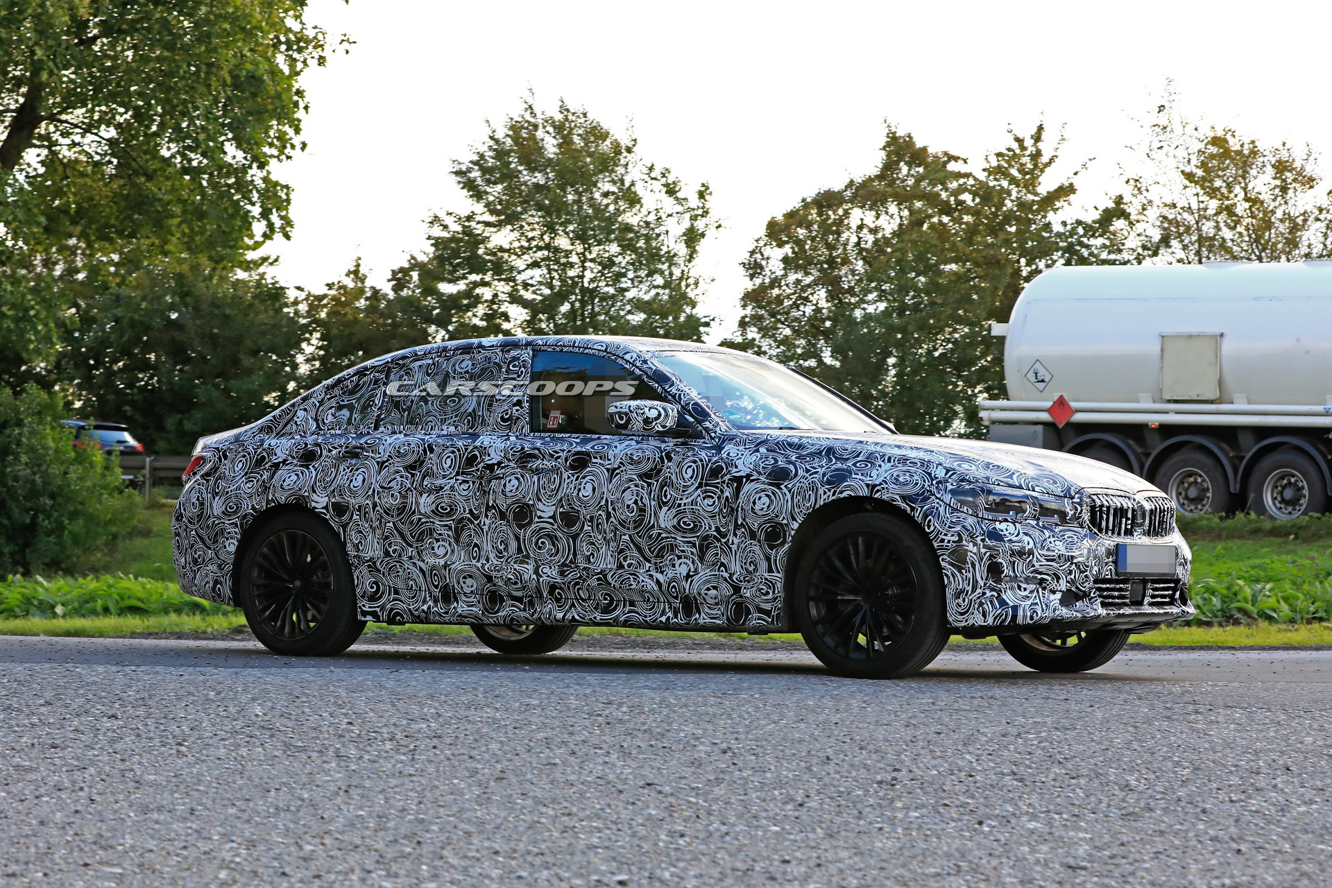 2019 bmw 3 series lwb spy shots-4 2019 BMW 3-Series Long Wheelbase Stretches Out In First Spy Images