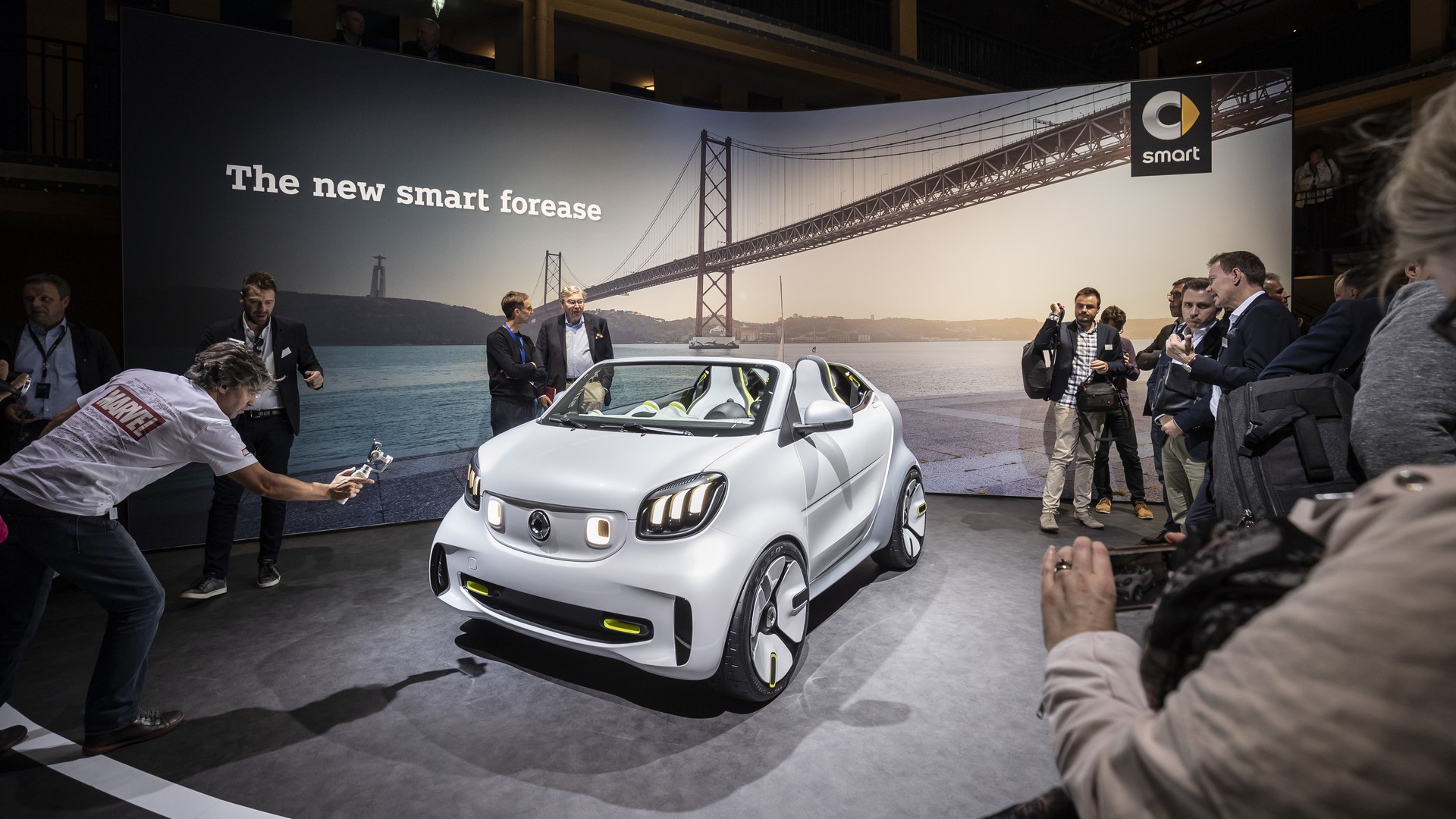 Smart-ForEase-1 Mercedes A35, GLE, EQC And Smart Forease Concept Debut In Paris