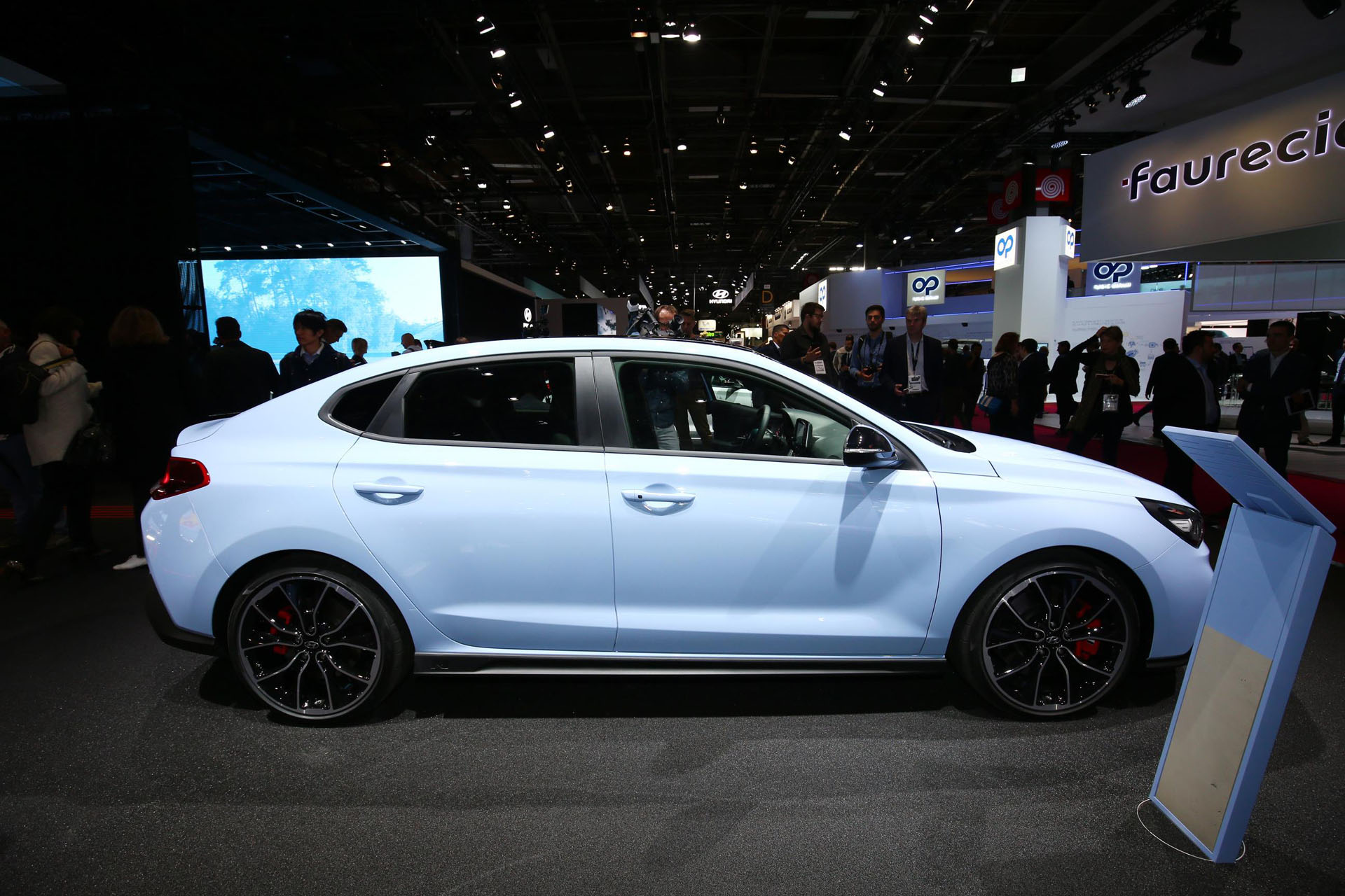 2019-Hyundai-i30-N-Fastback-paris-live-np-03 Hyundai i30 Fastback N Looks As Fast As It Does Slick