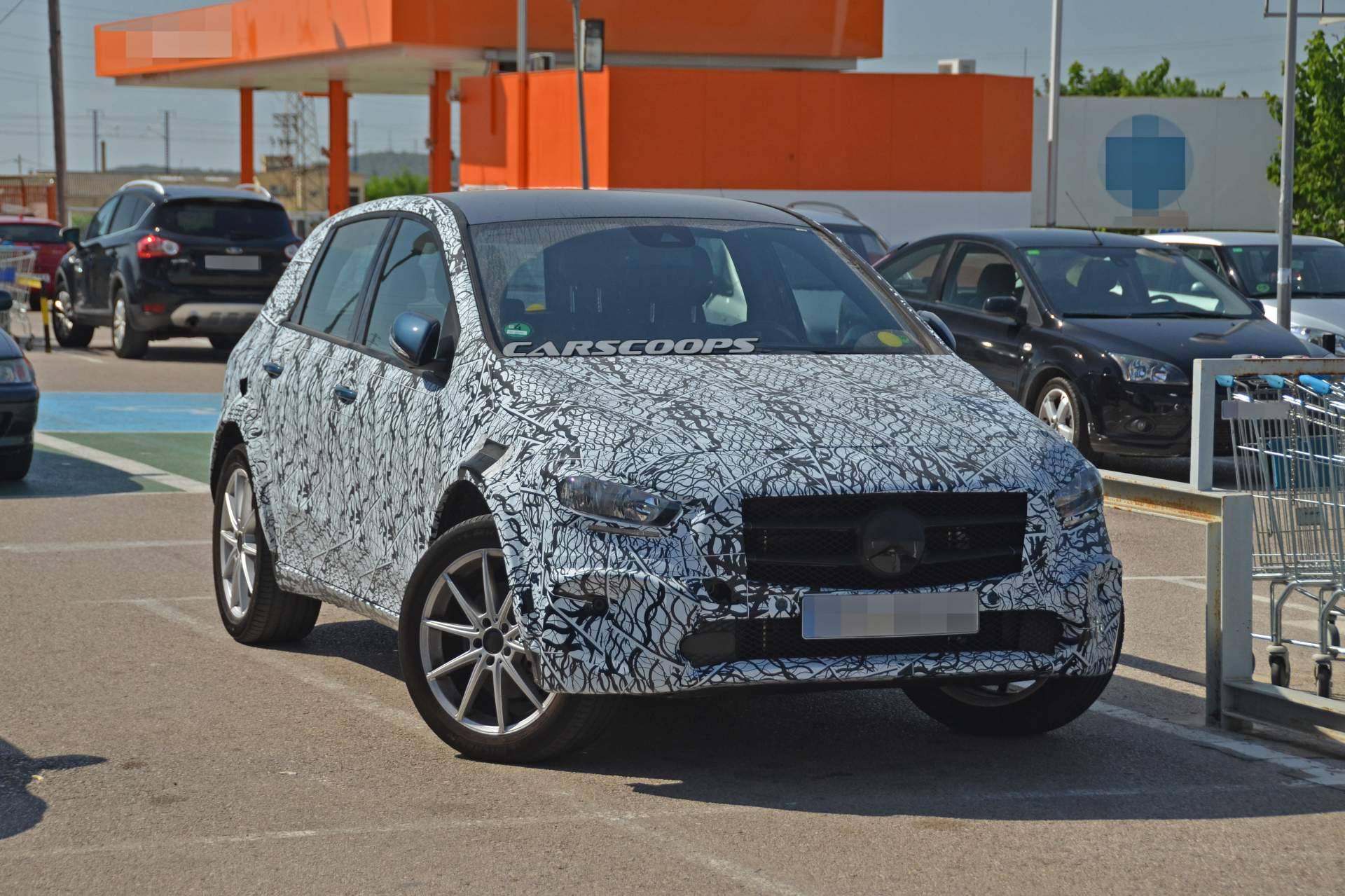 Mercedes-EQ-B-test-mule-spy-shots-10 Is This B-Class Actually A Test Mule For Mercedes’ EQB Electric SUV?