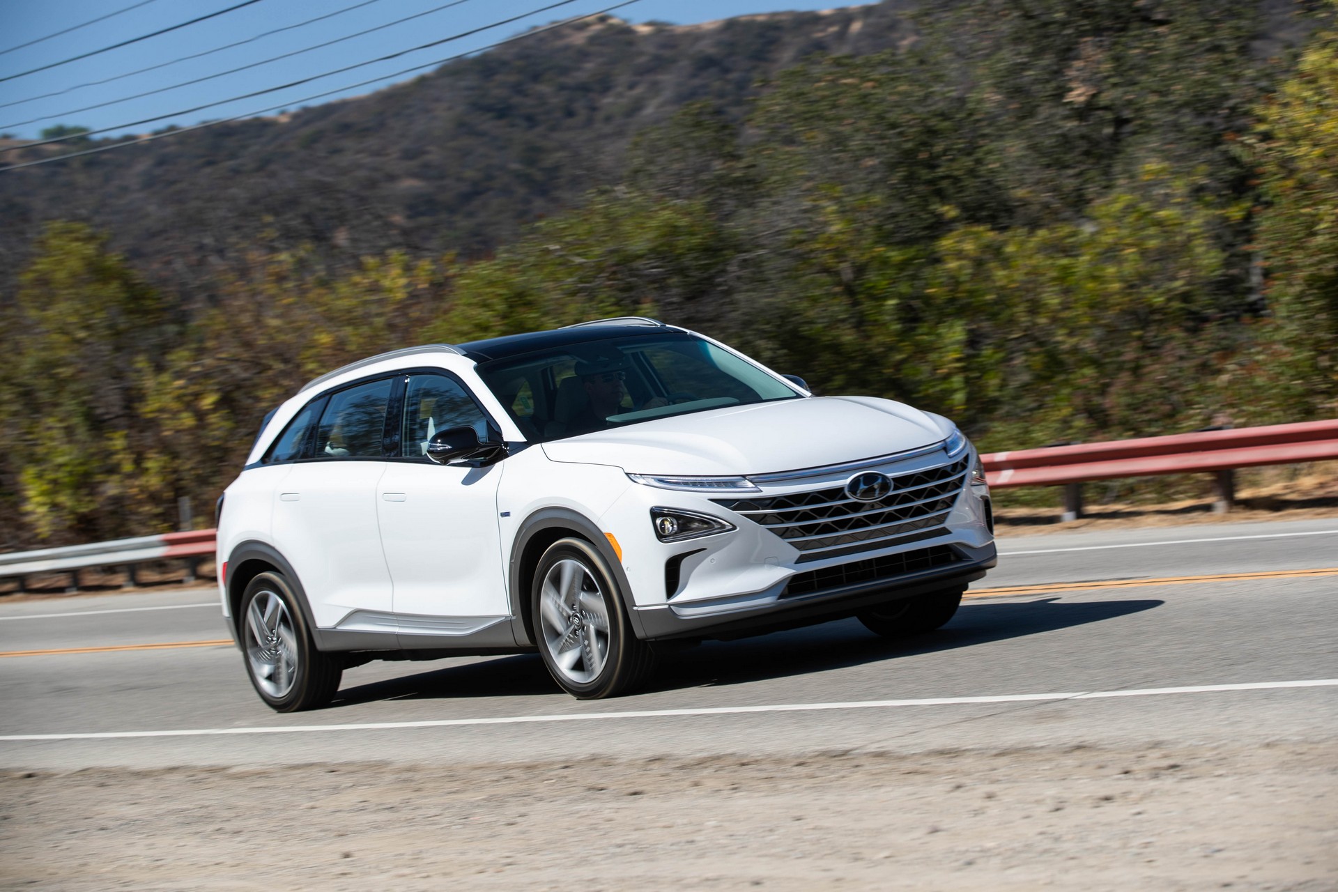 2019 Hyundai NEXO-11 2019 Hyundai Nexo Features 380 Miles Of Range And New Safety Tech