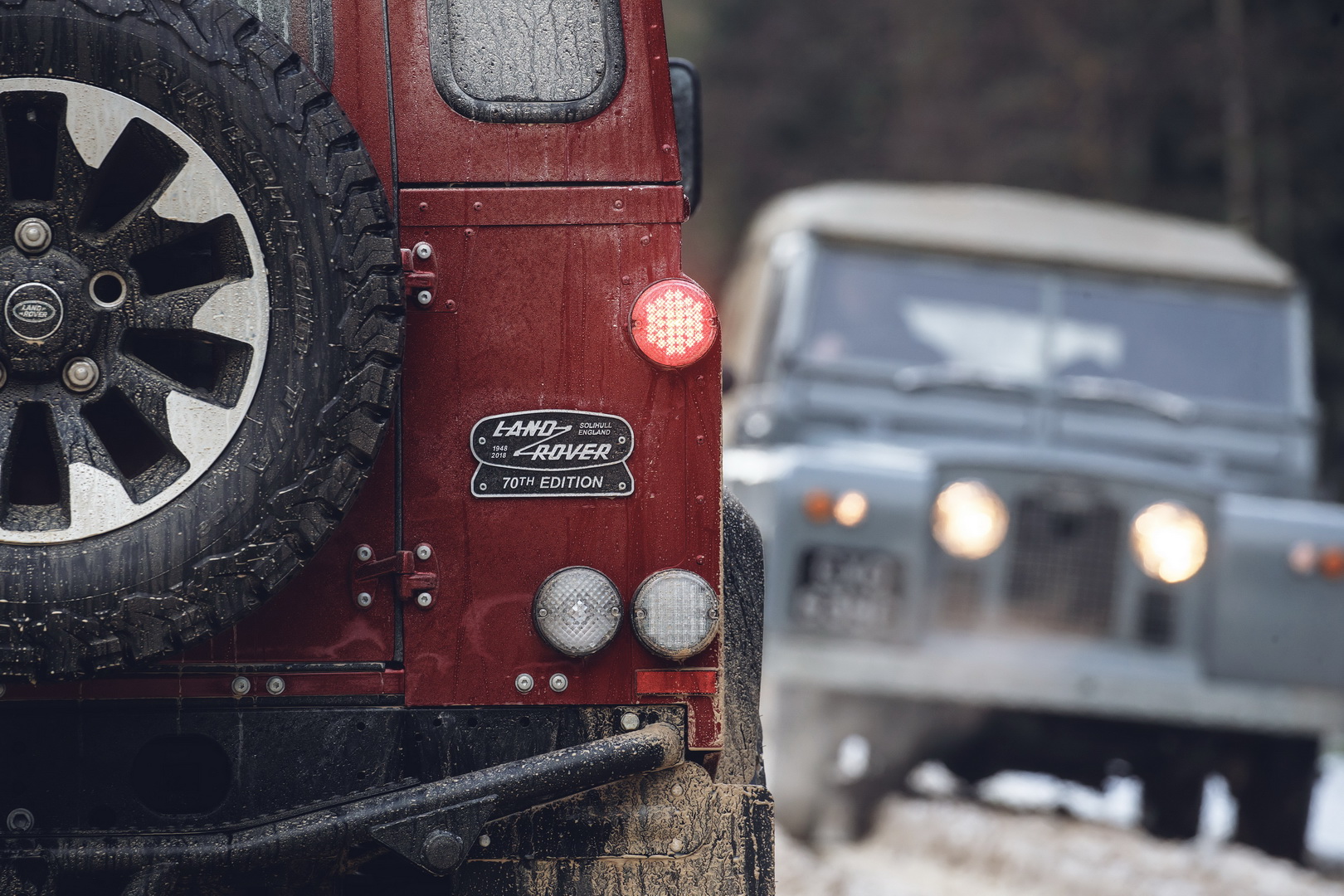 land rover defender 6 JLR Boss Says New Defender Is “Looking Forward”, Might Ditch Boxy Looks