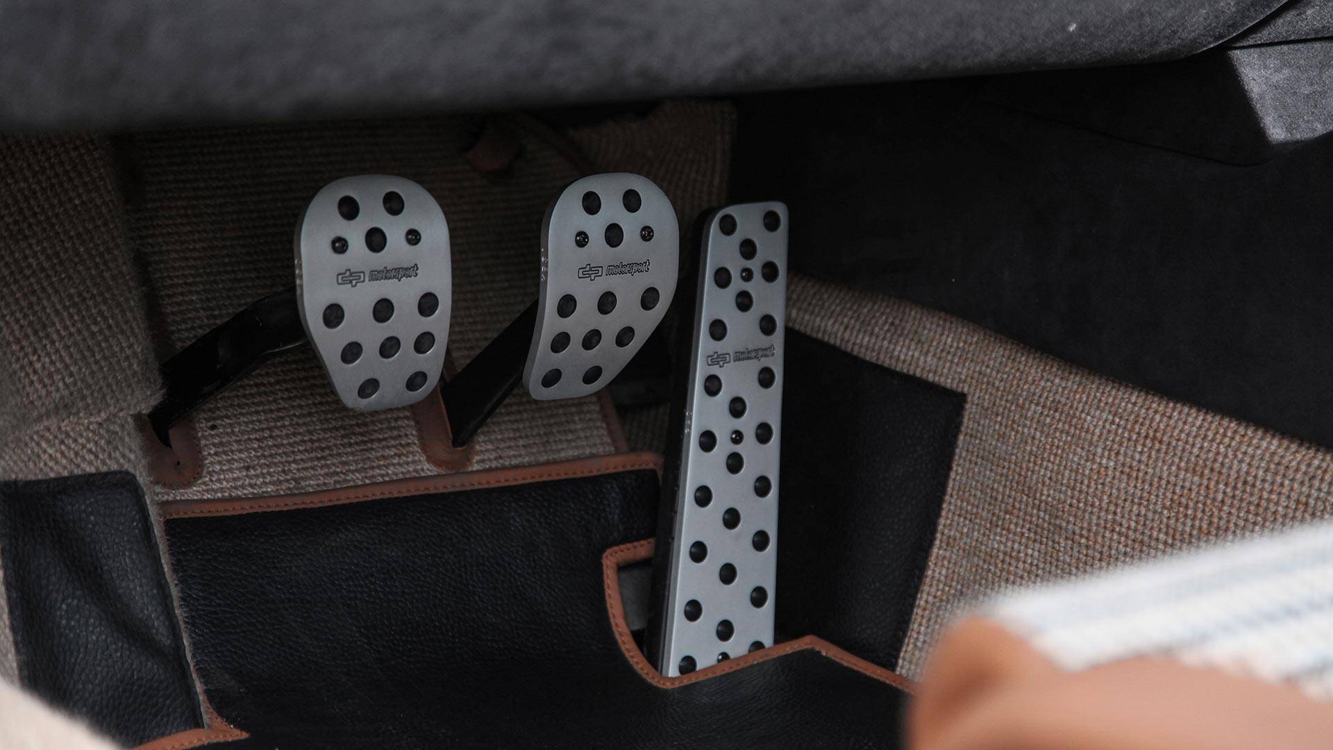 dp-motorsport-porsche-911-964 (15) DP Motorsport’s Speedy Irishman Is Germany’s Answer To Singer