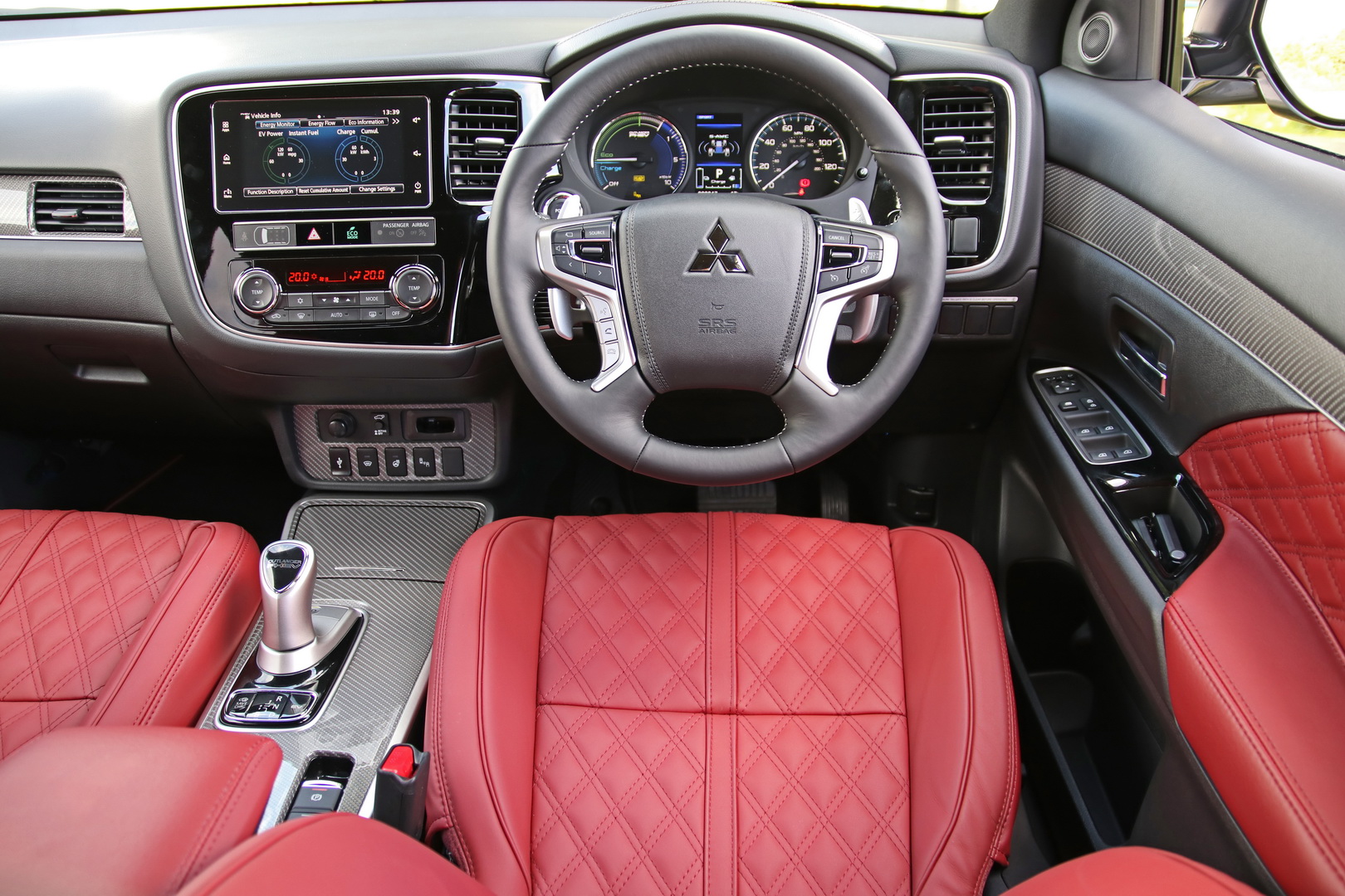 2019-mitsubishi-outlander-phev-4 2019 Mitsubishi Outlander PHEV Gains Two New Range-Topping Grades In Britain