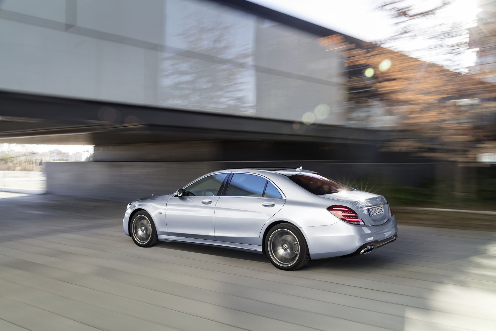 EQ Power: Neuer Plug-in-Hybrid Mercedes-Benz S 560 e: Mehr Leistung, mehr Reichweite Mercedes S560e PHEV Launches With 476 HP, 31 Miles Of Electric Range