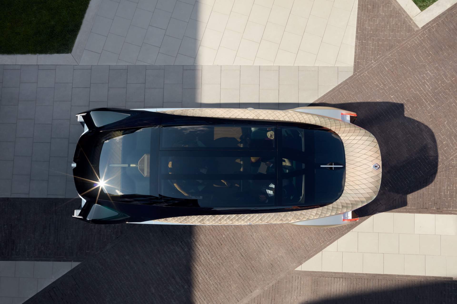 Renault EZ Ultimo Concept 69 Renault EZ-Ultimo Concept Envisions Self-Driving Luxury Lounge