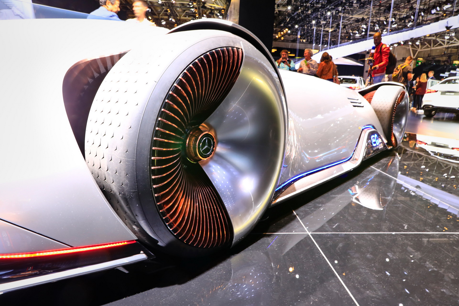 Mercedes B125 2018 Paris Auto Show Gallery: Mercedes-Benz