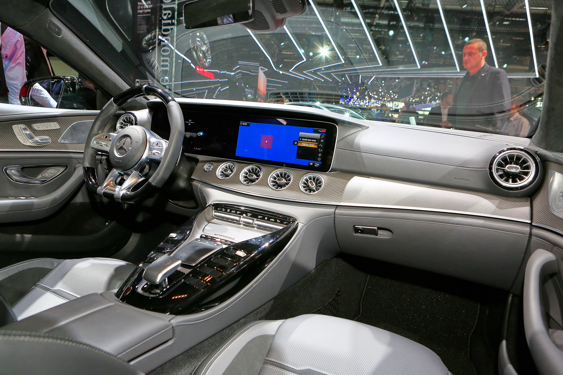 Mercedes B181 2018 Paris Auto Show Gallery: Mercedes-Benz