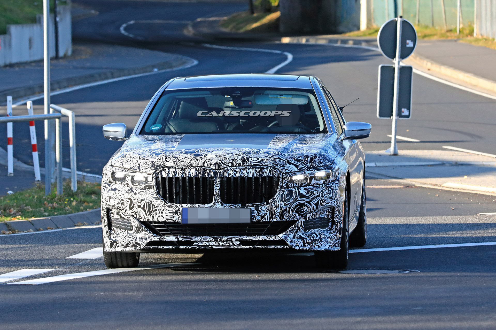 BMW-Alpina-B7-13 2020 BMW Alpina B7 Facelift Spotted With Texas-Sized Grille And Sportier Front Bumper