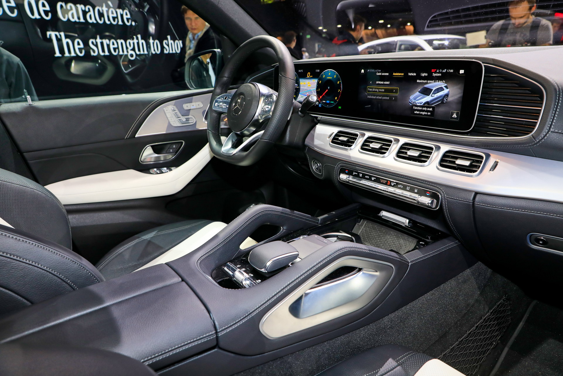 Mercedes B68 2018 Paris Auto Show Gallery: Mercedes-Benz