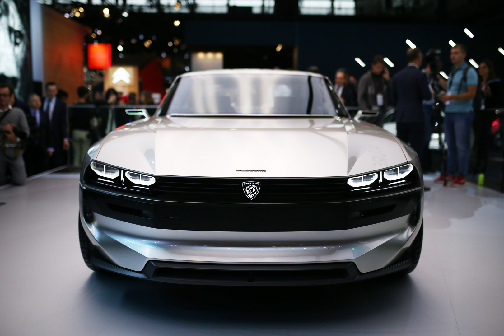 2018-peugeot-e-legend-concept-25 Peugeot e-Legend Concept Takes A Swing At “Unboring The Future”