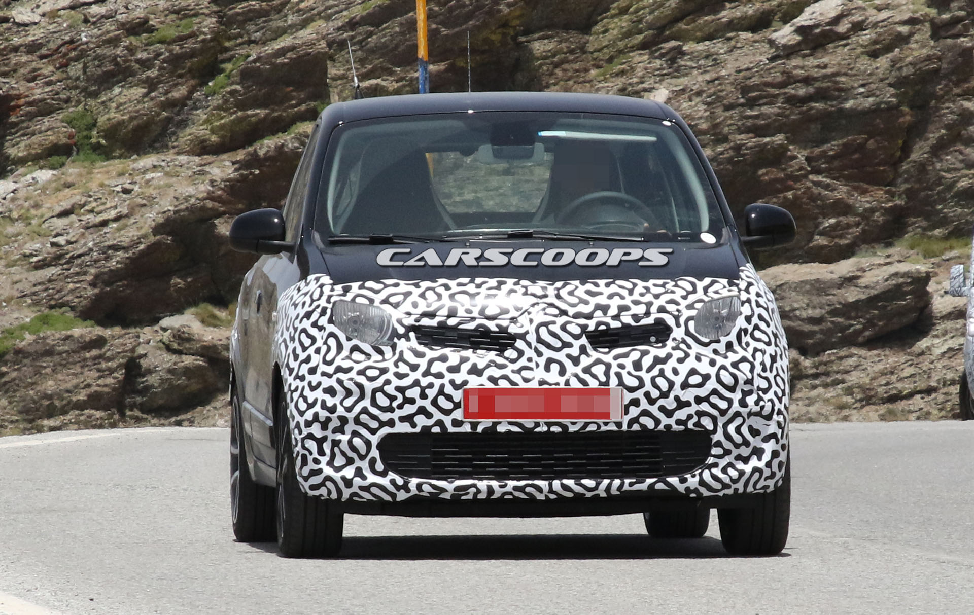 Renault Twingo facelift 8 copy Renault’s Updated Twingo Got Lost En Route To Paris, But We Found It