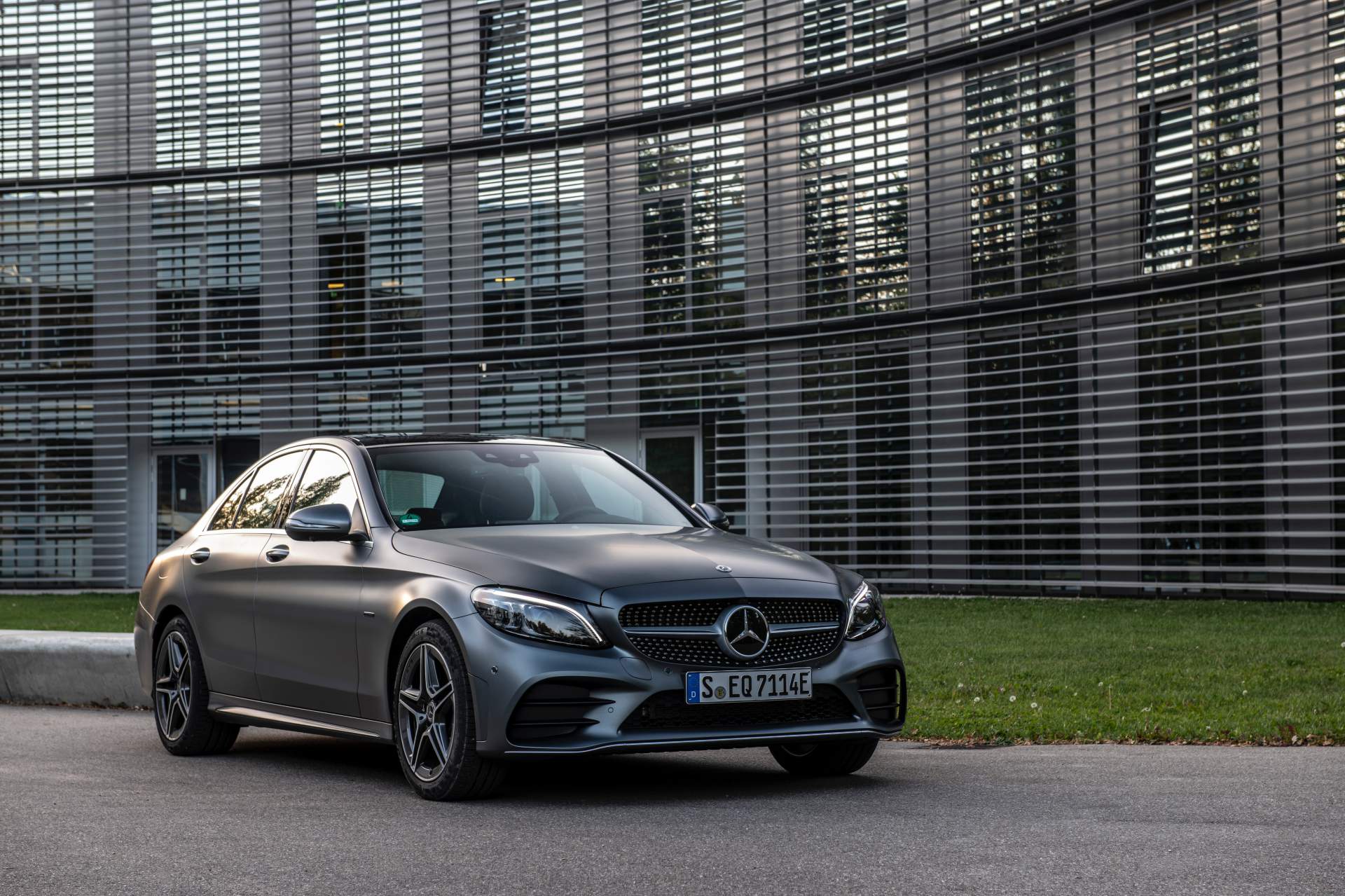 FV EQ Stuttgart 2018
Driven by EQ Stuttgart 2018 302 HP Mercedes C300de Diesel PHEV Can Cover 57 Km In EV Mode