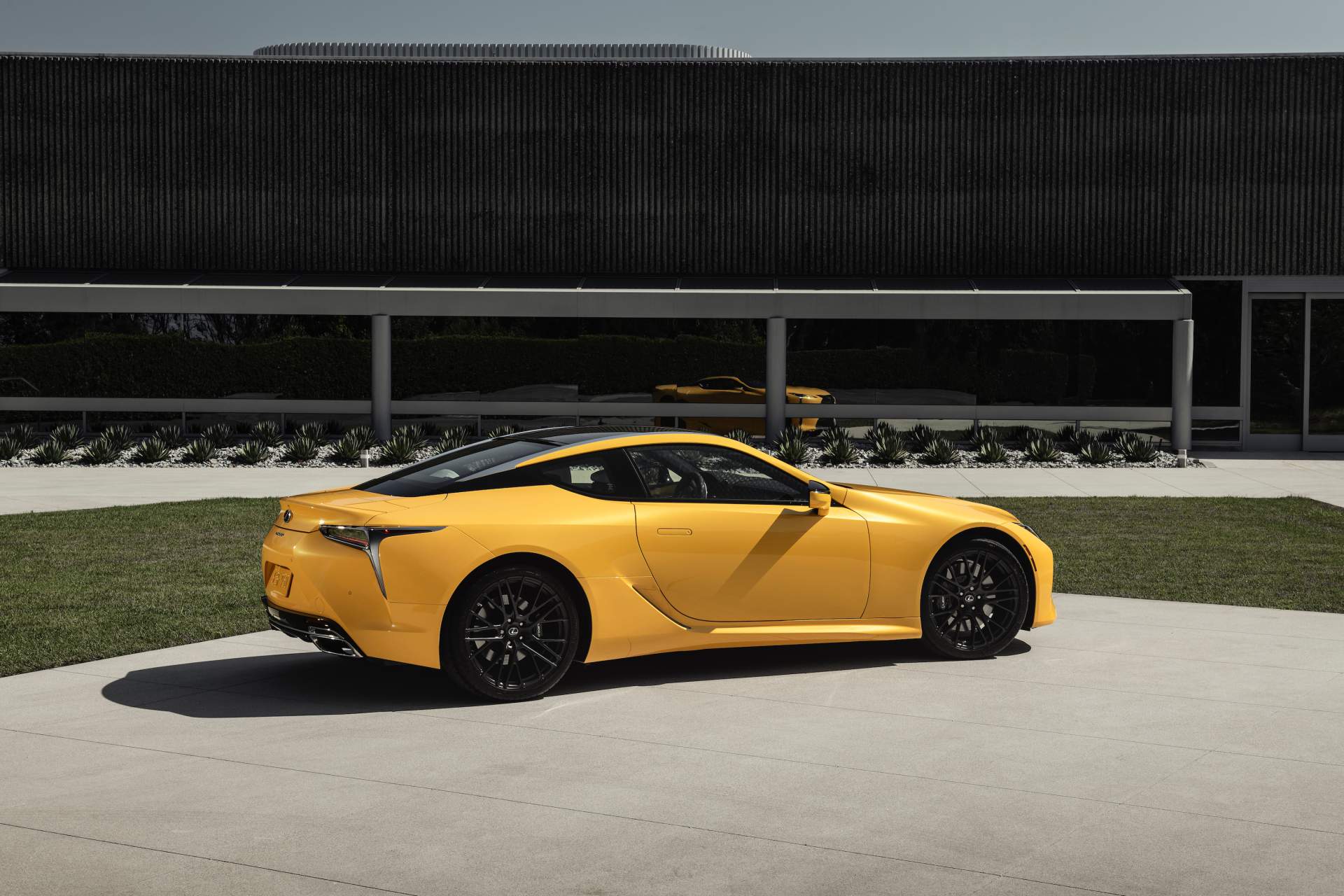 2019 Lexus LC 500 Inspiration Concept 7 2019 Lexus ES Custom Concept Has A Wine Cellar In Its Trunk