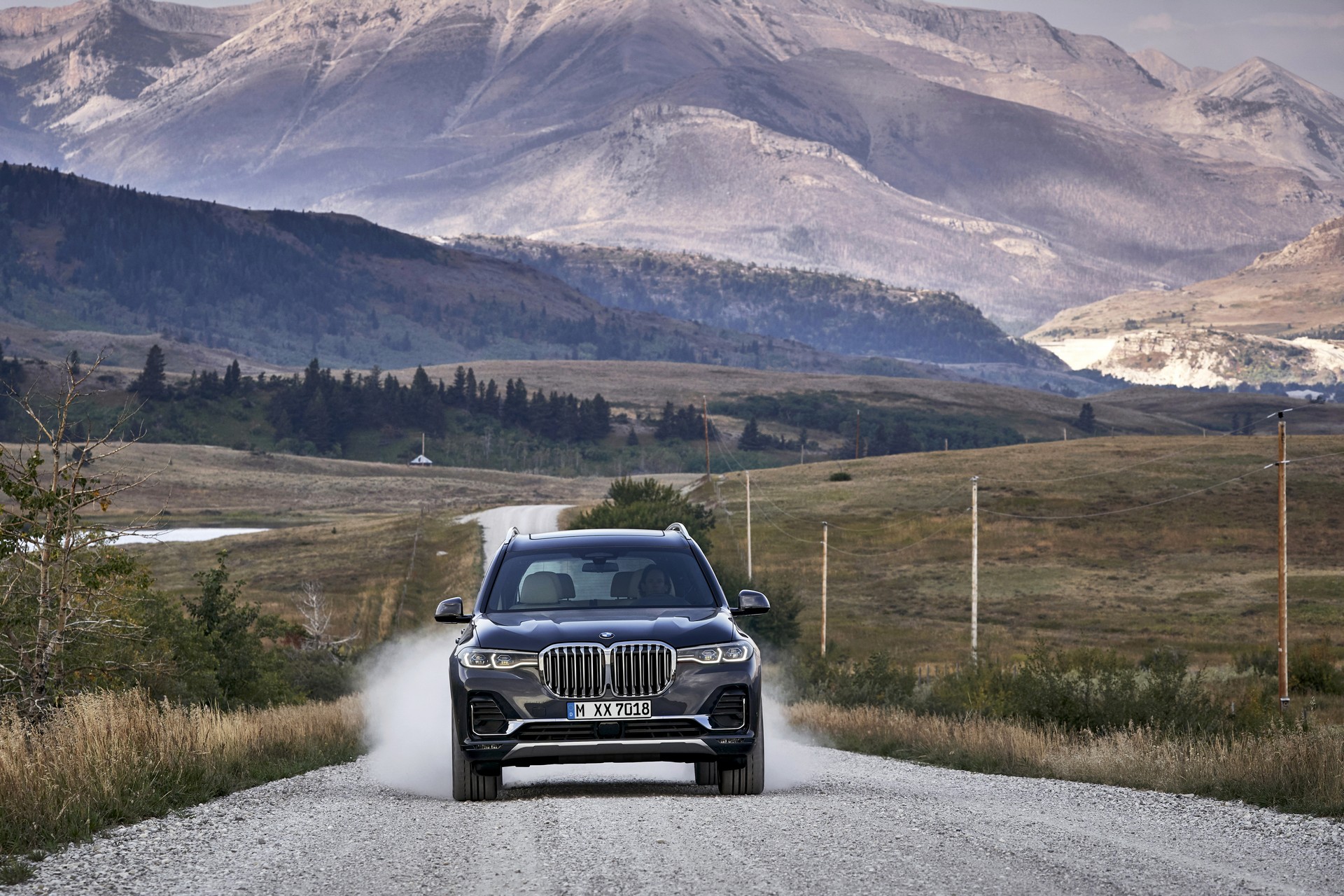 2019-BMW-X7-33 2019 BMW X7: As Big As A Cadillac Escalade, As Luxurious As A Rolls Royce