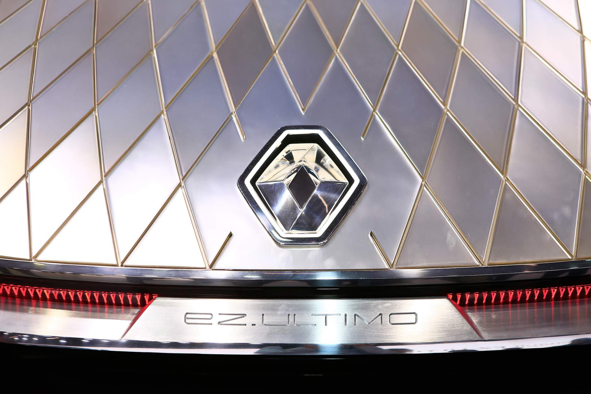 Auto Salon Paris / Mondial Paris Motor Show 2018, France, Paris, 02 Renault EZ-Ultimo Concept Envisions Self-Driving Luxury Lounge