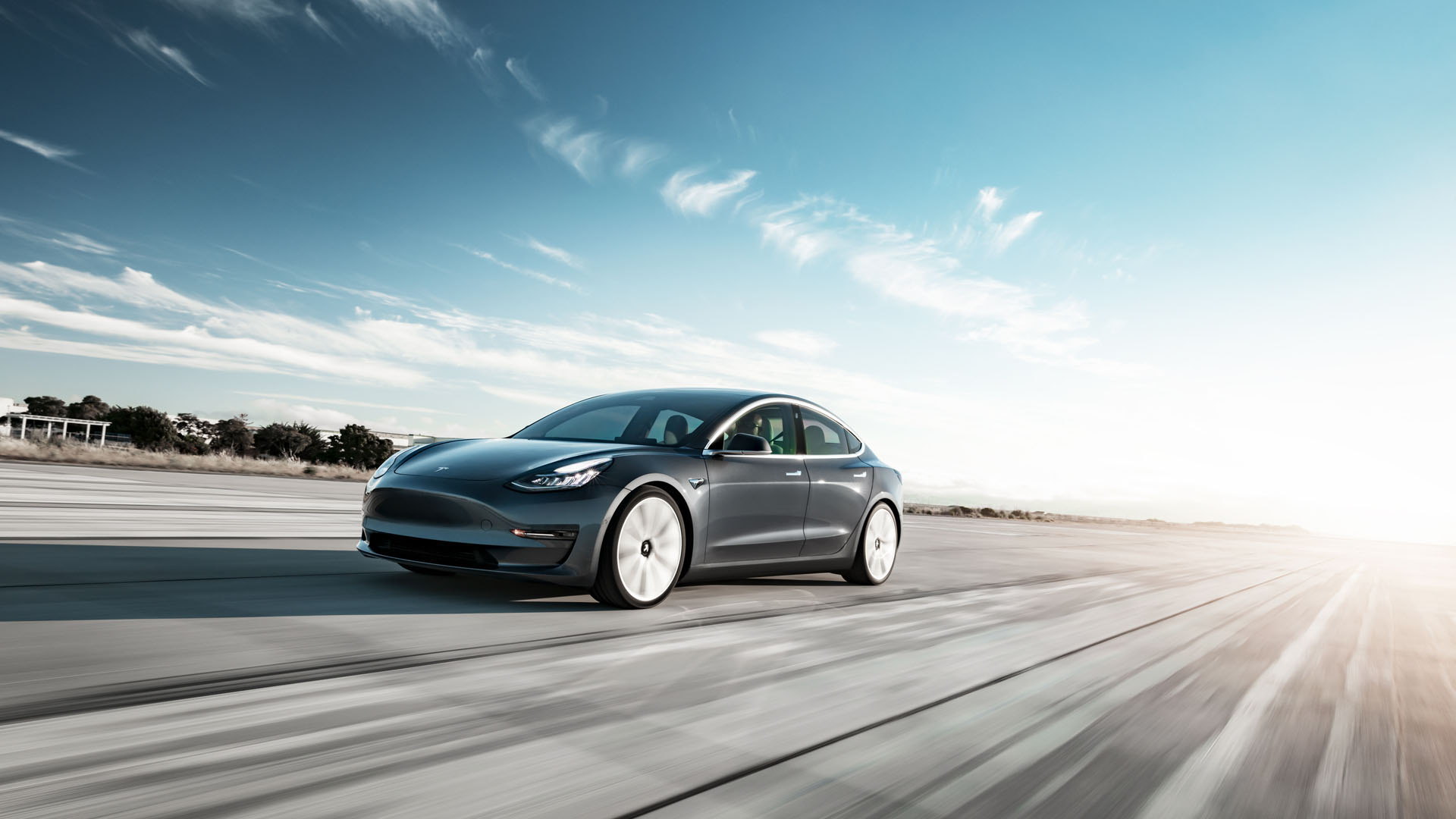 Tesla Model 3 Performance - Midnight Silver Tarmac Motion copy Elon Musk Admits That Tesla Can’t Make The $35,000 Model 3 Yet