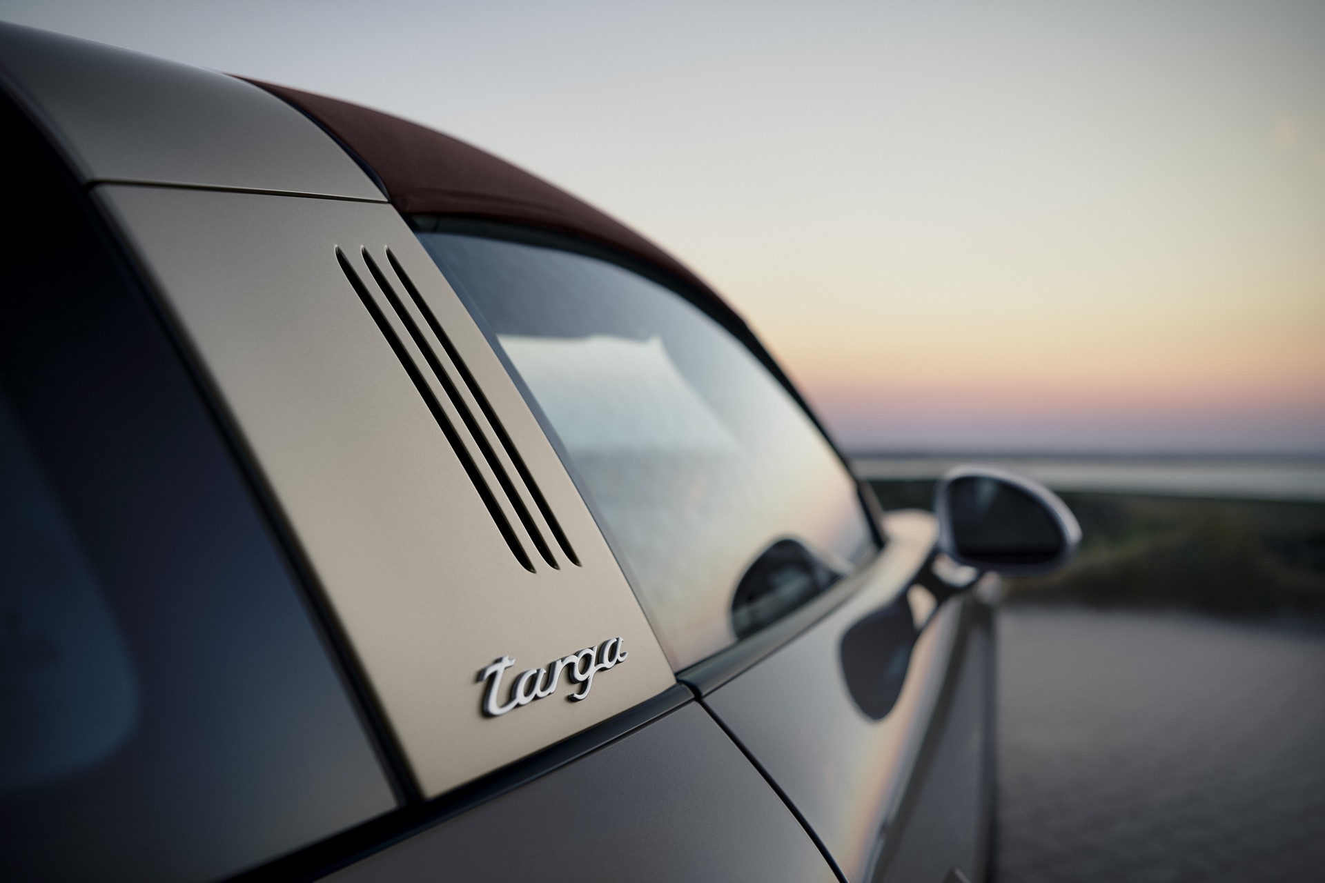 Porsche 911 Targa 4 GTS Exclusive Manufaktur Edition-11 Porsche 911 Targa 4 GTS Exclusive Manufaktur Edition Has A Big Name, Matching Price