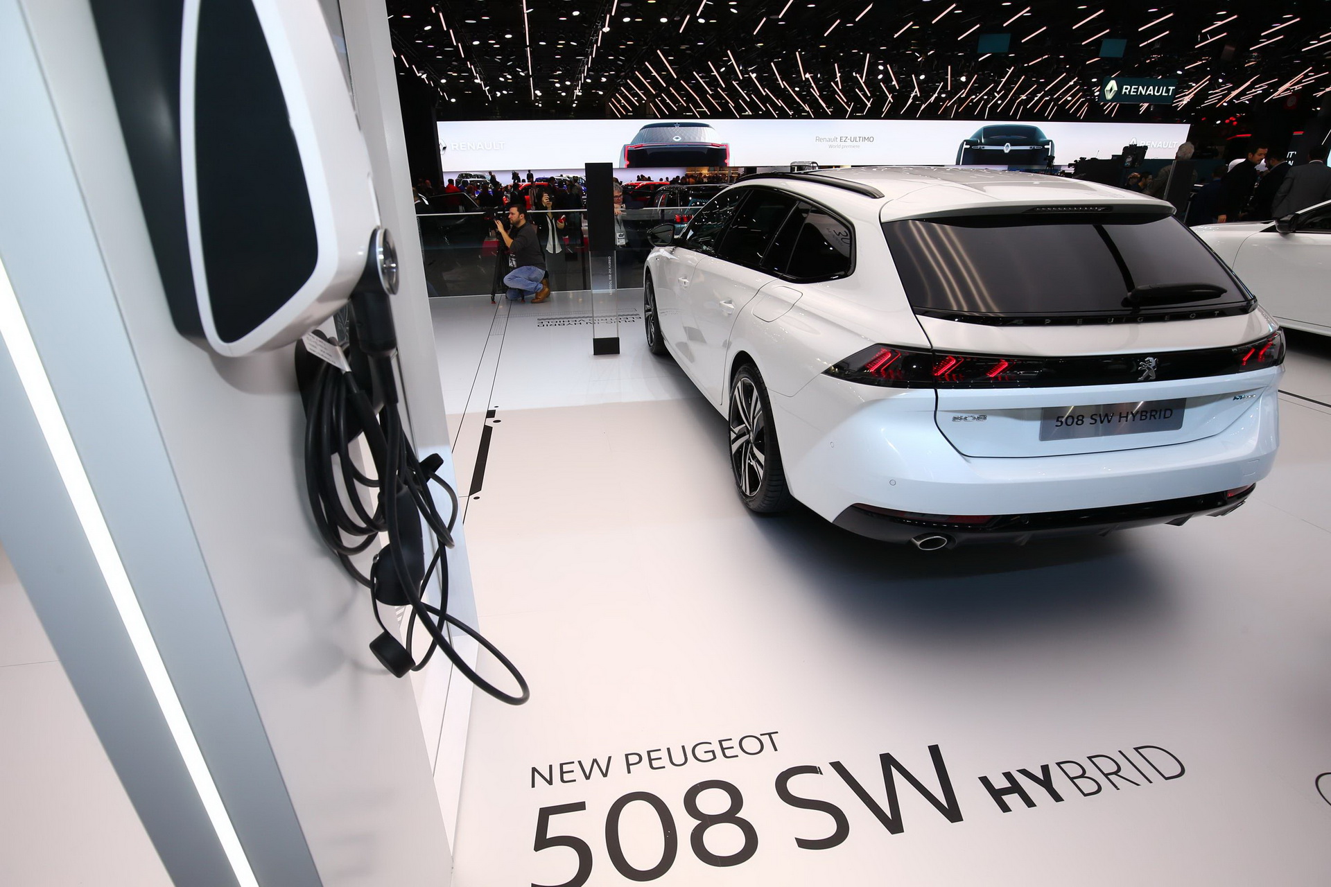 2018 peugeot 508 sw paris livepics 20 Peugeot’s Stylish 508 SW Shows Family Estates Are Alive And Kicking (In Europe)