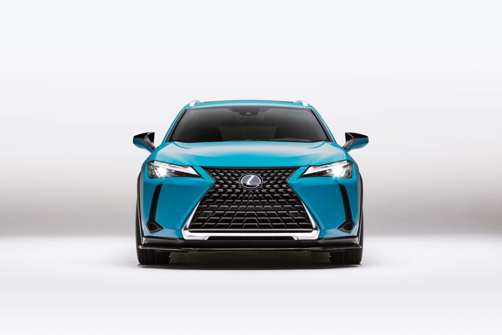 2019 Lexus UX 250h Custom Concept 5 2019 Lexus ES Custom Concept Has A Wine Cellar In Its Trunk