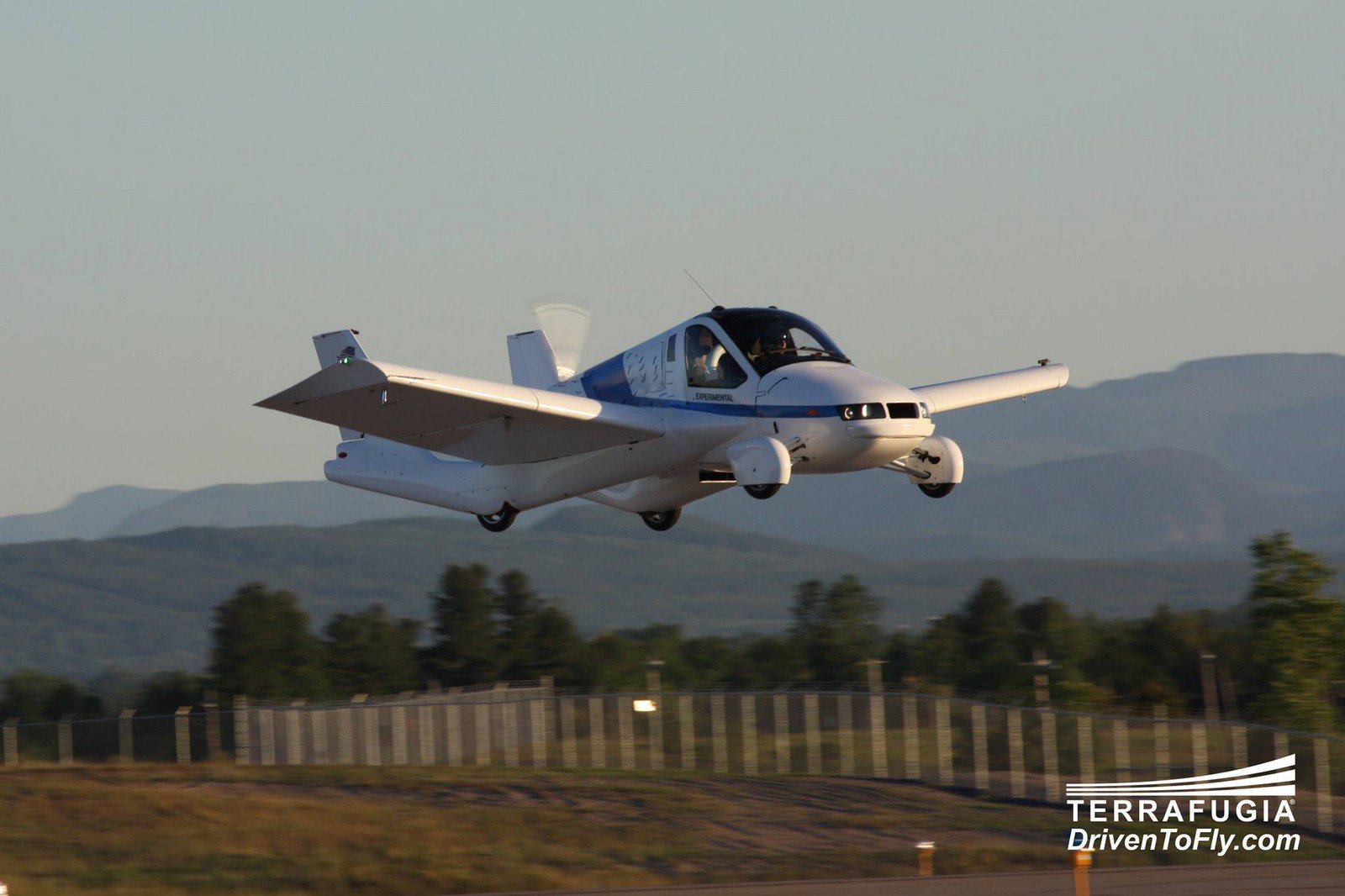 Terrafugia-Transition-1 Terrafugia Begins Accepting Orders For World’s First Flying Car