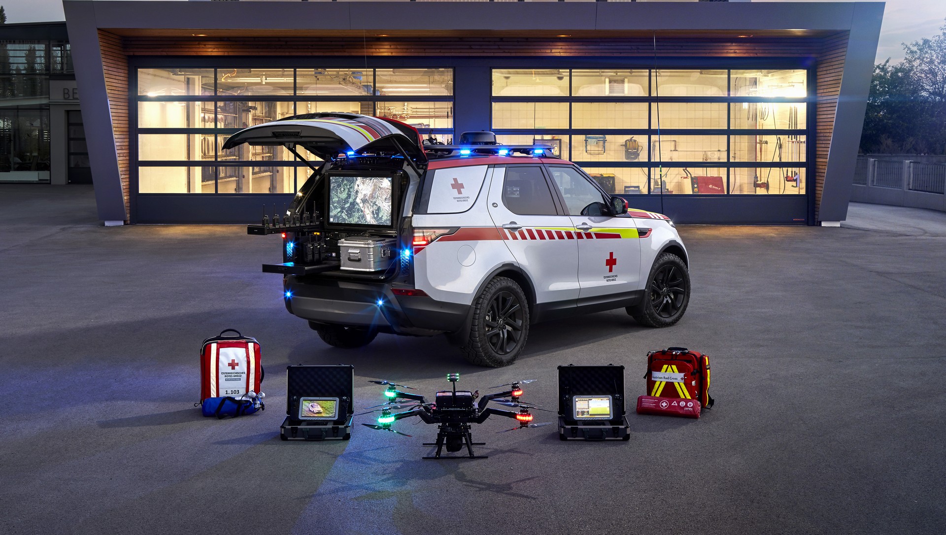 Land Rover Discovery Emergency Response Vehicle-50 Land Rover SVO Builds A One-Off Discovery Emergency Vehicle Complete With A Drone