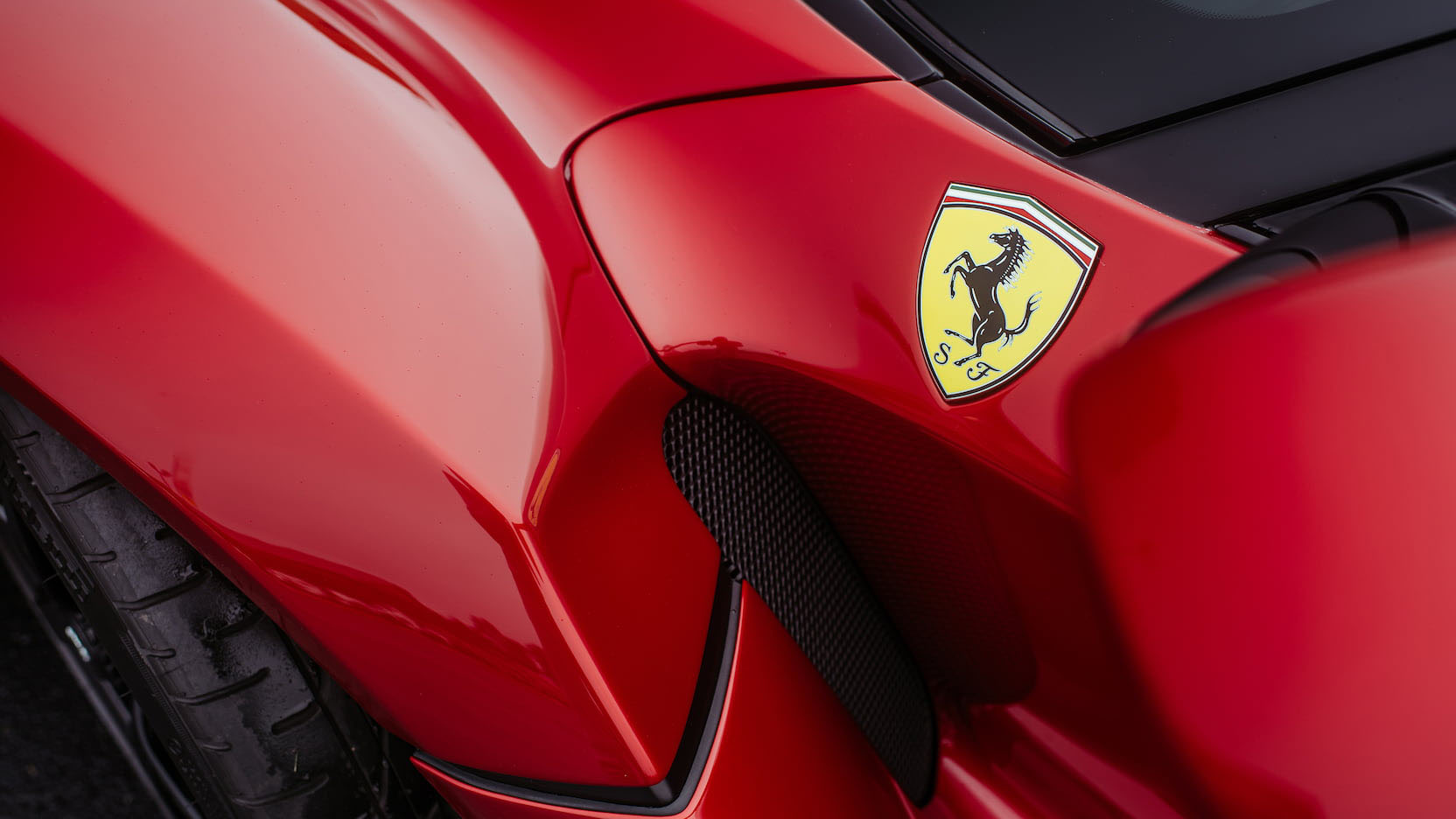 2014 FERRARI LAFERRARI Kissimmee Auction 10 Place The Winning Bids And Take Home This Matching LaFerrari & Aperta Duo