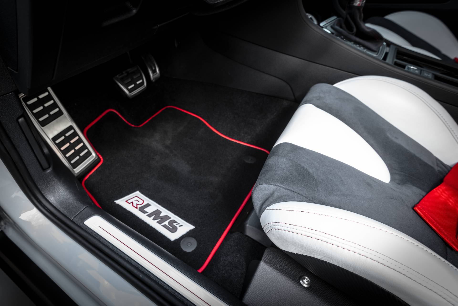 APR VW Golf RLMS 7 APR’s VW Golf RLMS SEMA Show Car Is A 536HP Track Toy