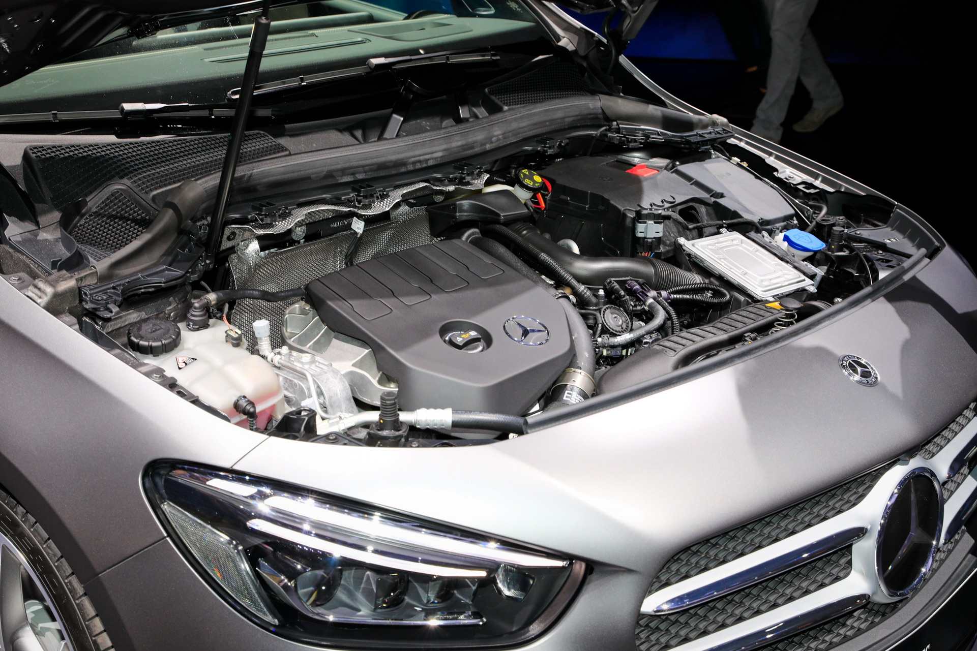 Mercedes B17 2018 Paris Auto Show Gallery: Mercedes-Benz