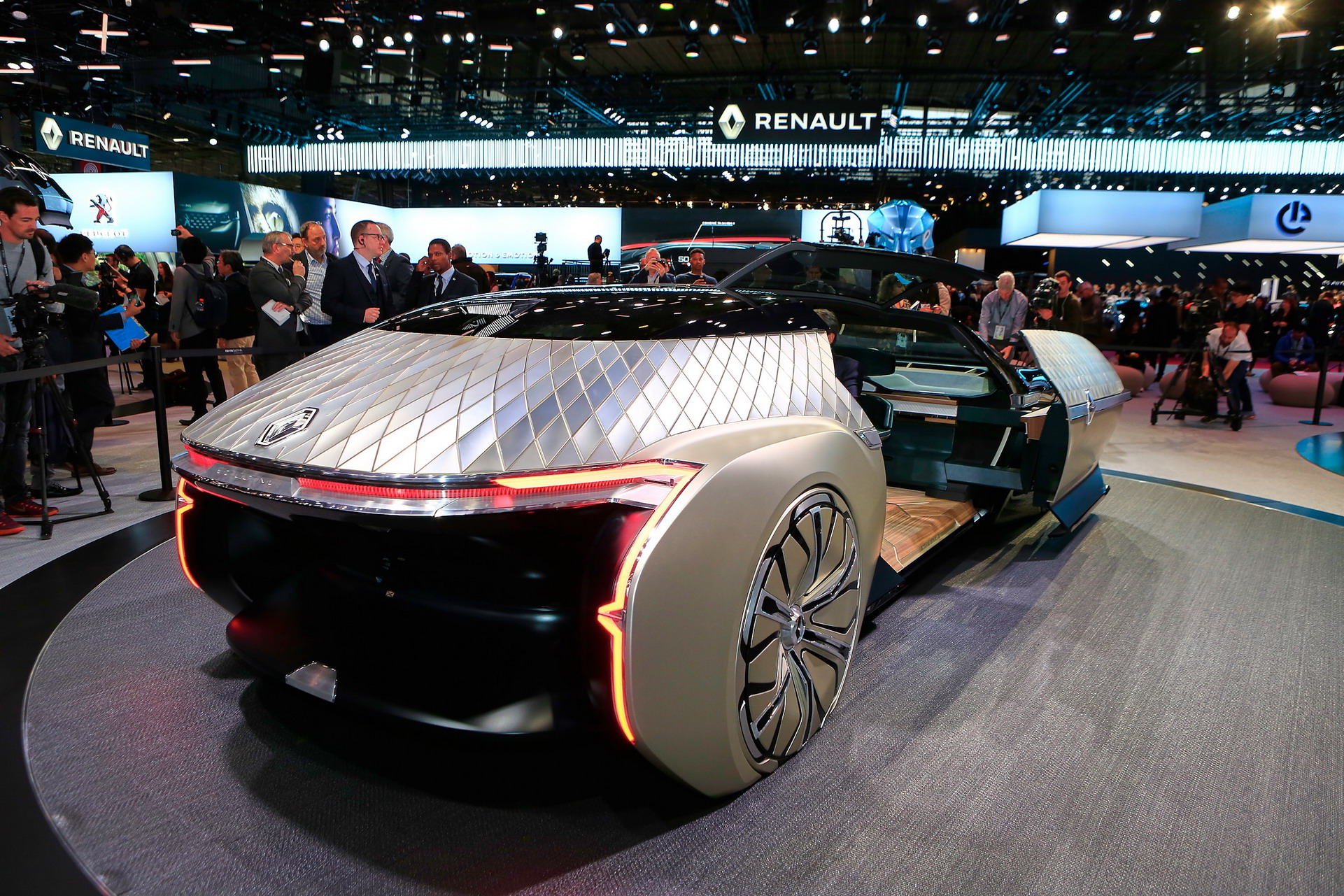 Renault 3 2018 Paris Auto Show Gallery: Renault