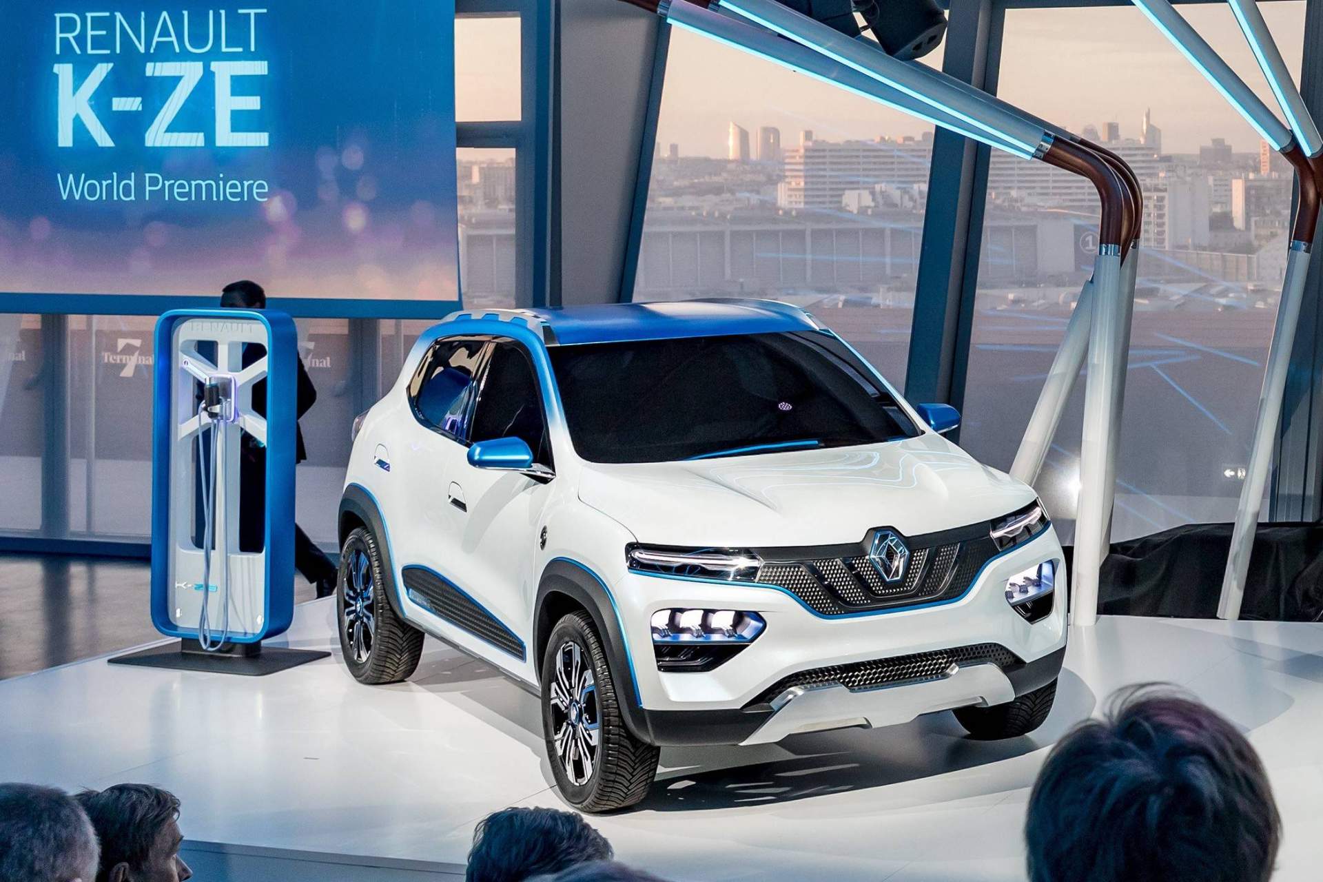 2018 - Showcar K-ZE et Carlos Ghosn Renault Wants To Bring EVs To The Masses With K-ZE Small Crossover