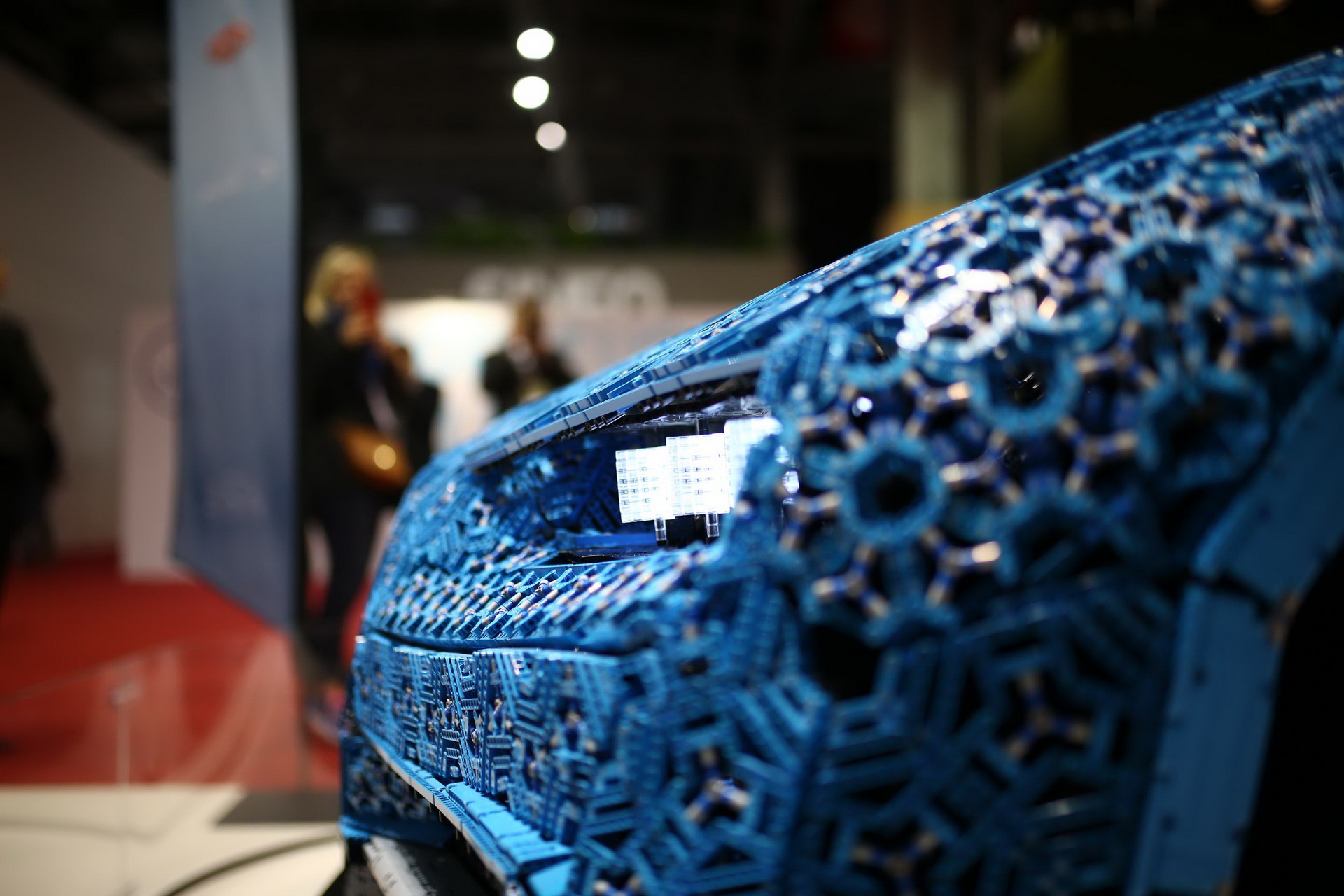 lego bugatti chiron paris livepics 2 Life-Size LEGO Bugatti Chiron Brings Wholesome 12 MPH Fun To Paris