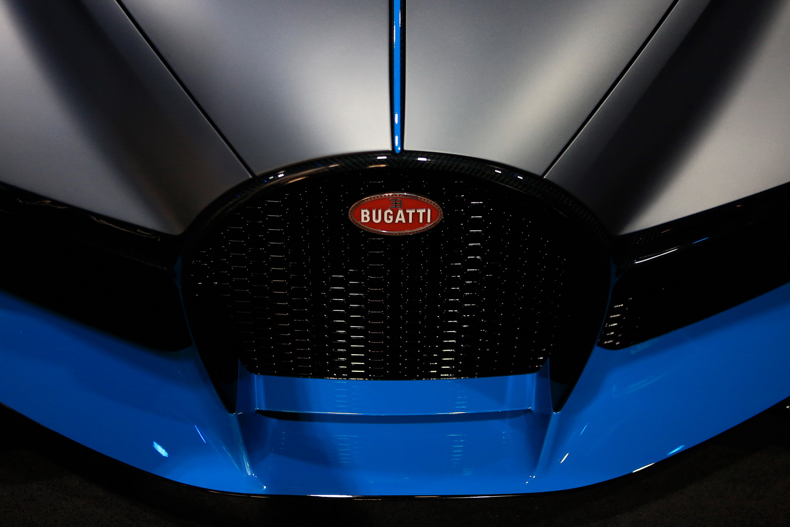 Bugatti Divo Bugatti Divo Looks Spectacular Under Any Light, Check It Out In 92 Images From Paris