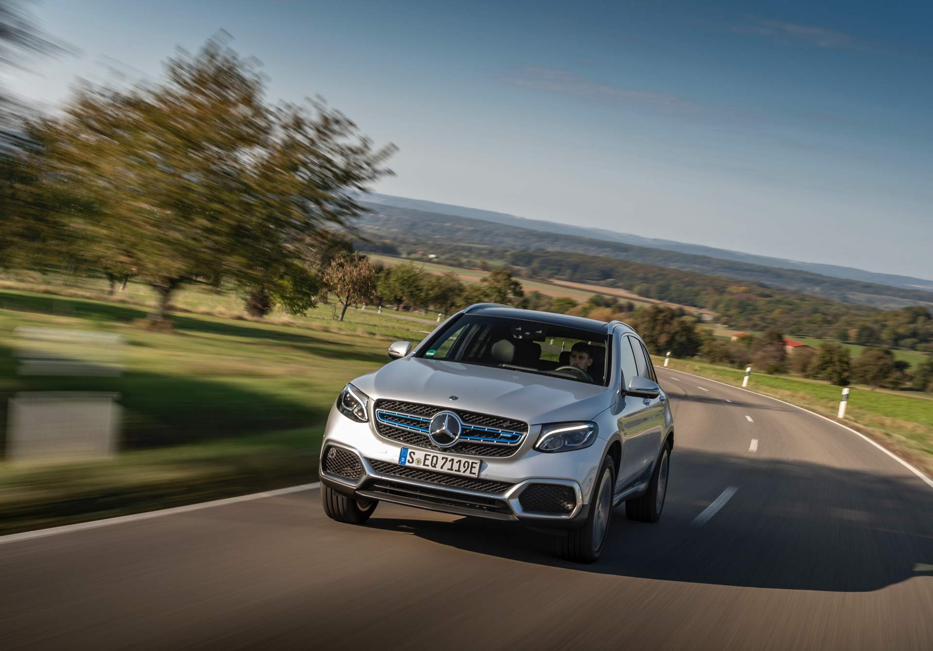 FV EQ Stuttgart 2018
Driven by EQ Stuttgart 2018 Mercedes Drops Full Details On GLC F-Cell Before Deliveries Begin