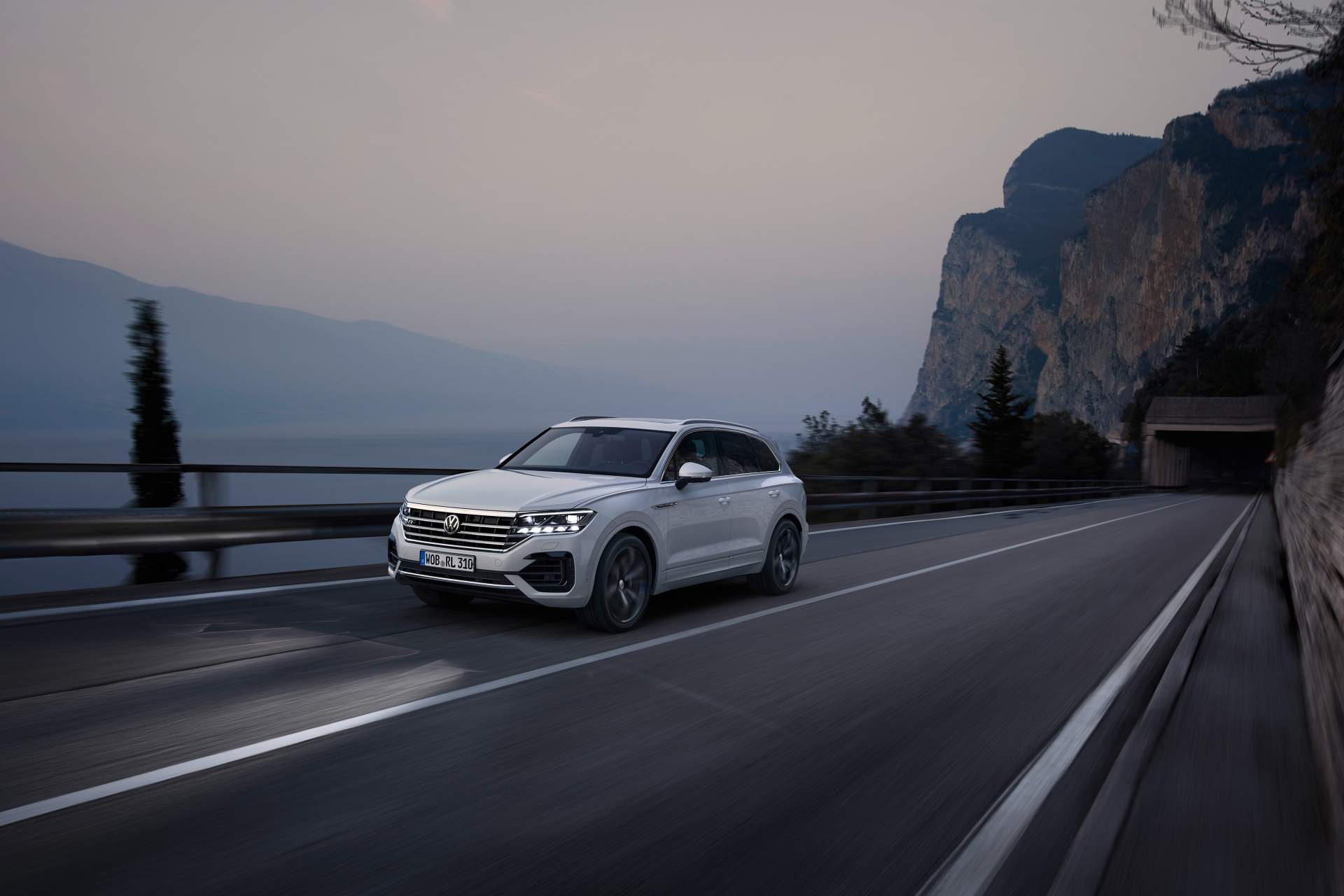 The new Volkswagen Touareg Check Out VW’s Upcoming Interactive Headlights And Taillights