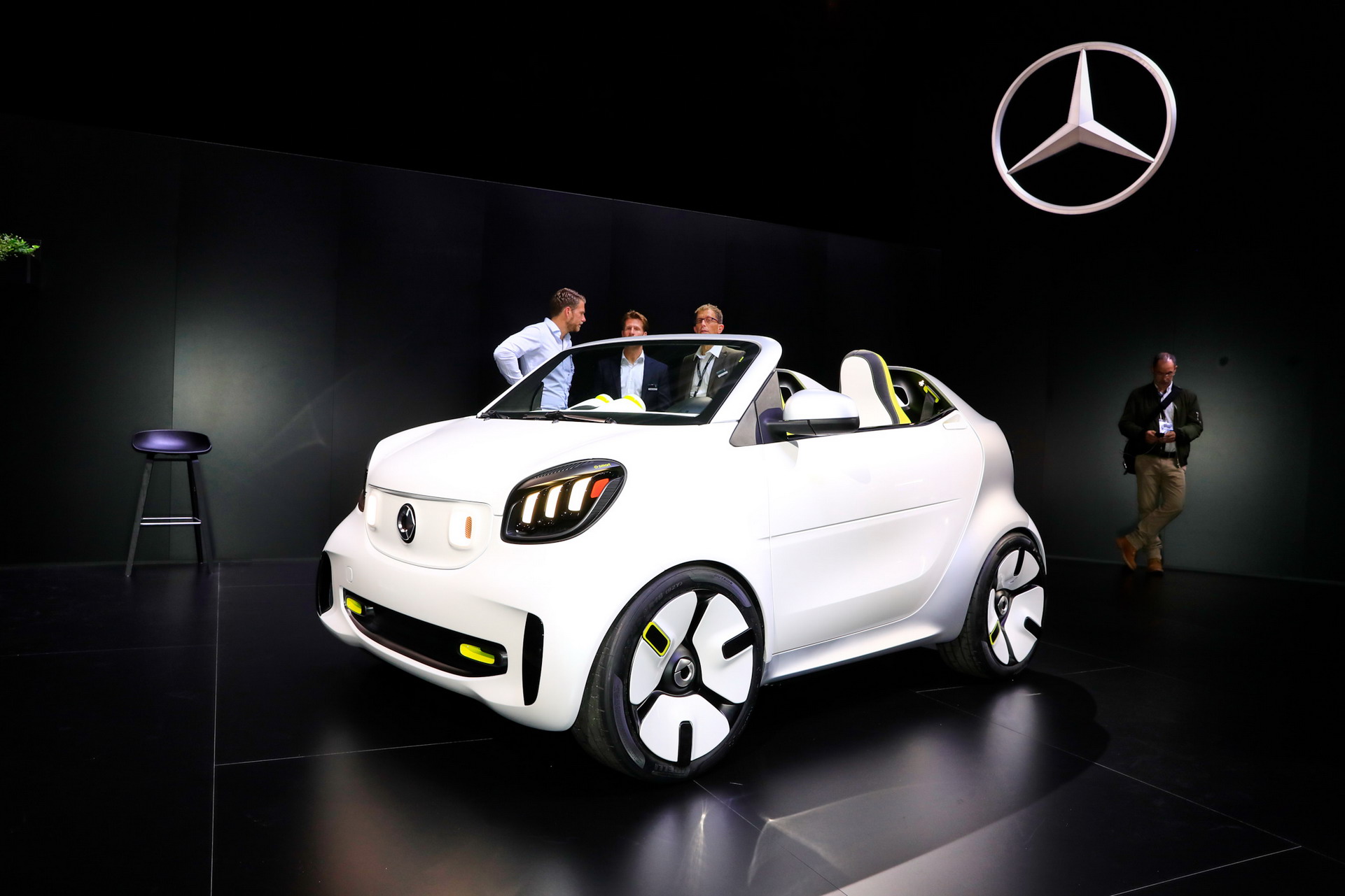 Smart 16 2018 Paris Auto Show Gallery: Smart