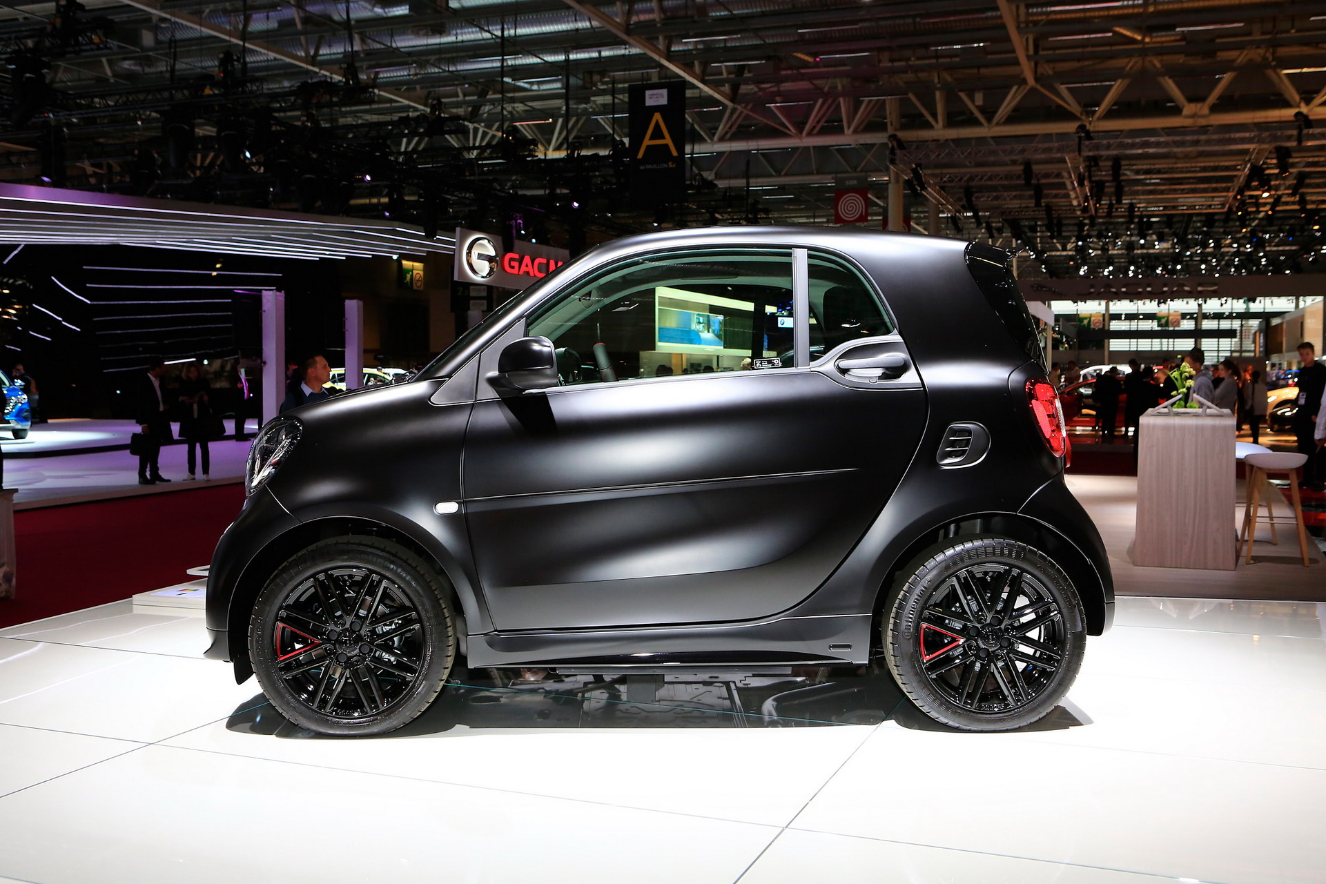 Smart Edition Pureblack 3 Smart ForTwo Heads To The Dark Side With PureBlack Edition