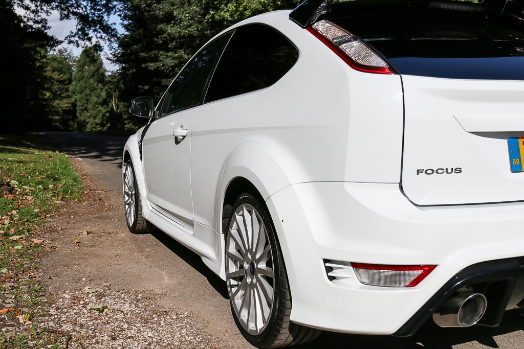 2009 ford focus rs mk2 19 Interested In A White Ford Focus RS Mk2 With Under 10k Miles?