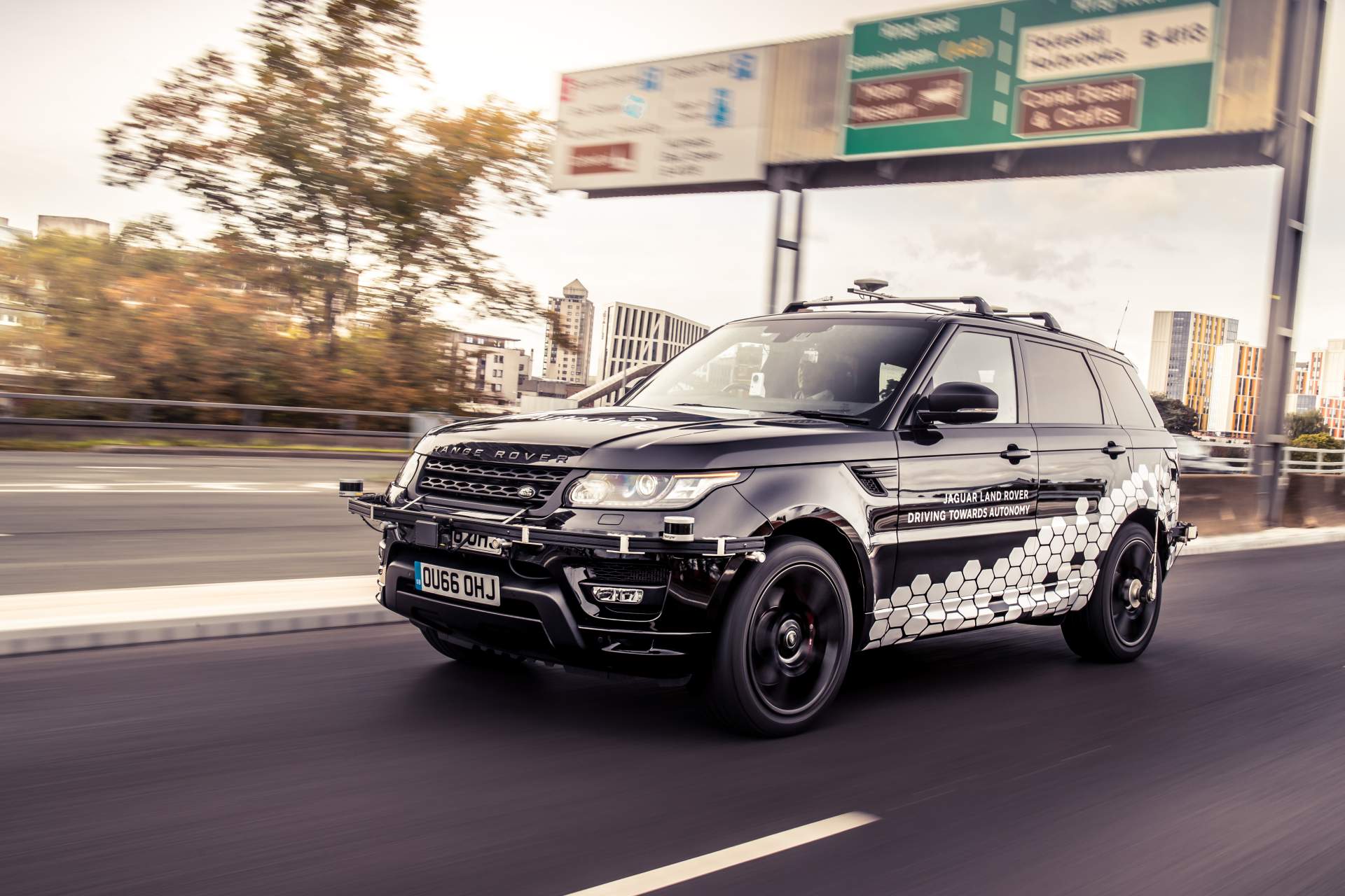 Self-driving Range Rover Sport 4 Self-Driving Range Rover Sport Laps Coventry Ring Road Incident-Free