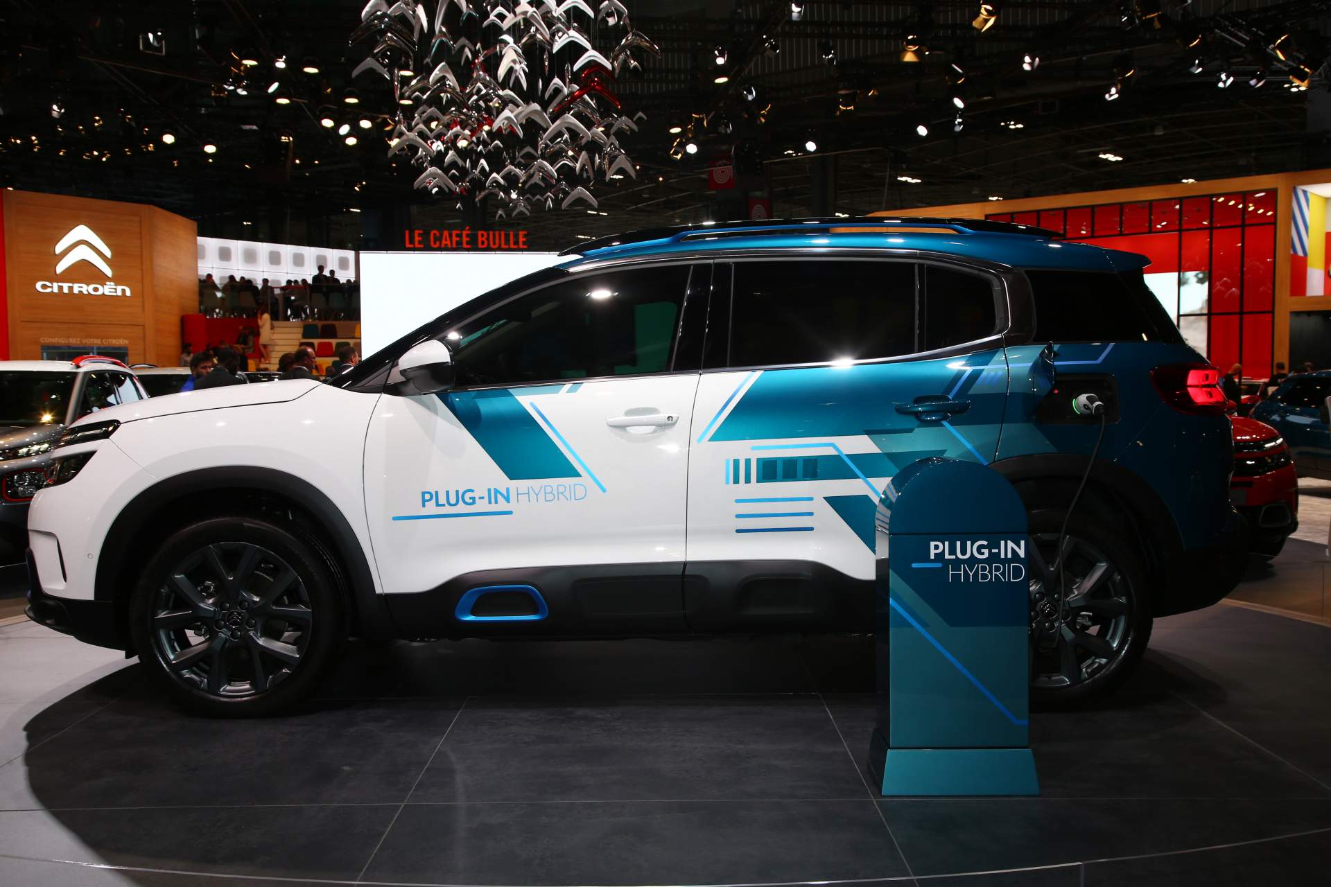 Citroen C5 Aircross SUV Hybrid Concept at Paris Auto Show 25 Citroën C5 Aircross SUV Hybrid Concept Previews Brand’s First PHEV