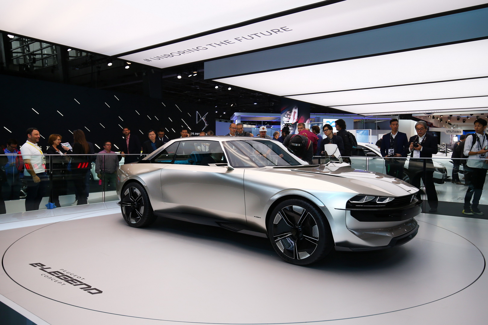 2018-peugeot-e-legend-concept-21 Peugeot e-Legend Concept Takes A Swing At “Unboring The Future”
