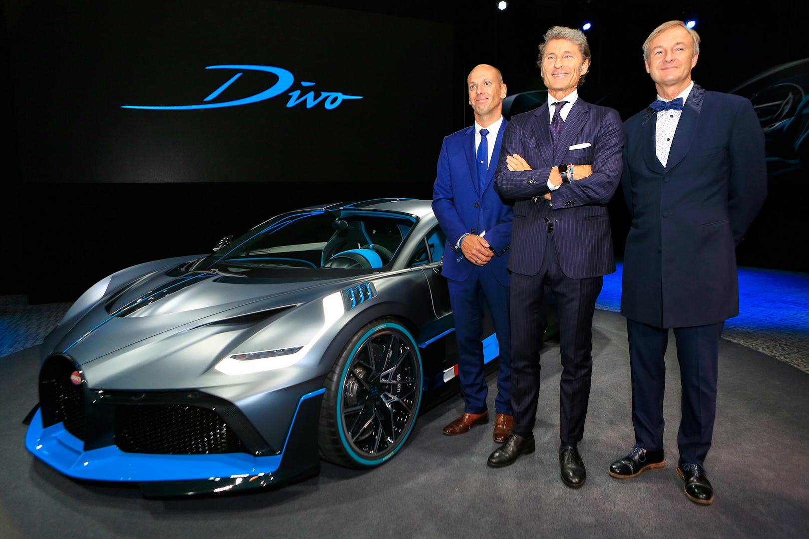 Bugatti Divo Bugatti Divo Looks Spectacular Under Any Light, Check It Out In 92 Images From Paris