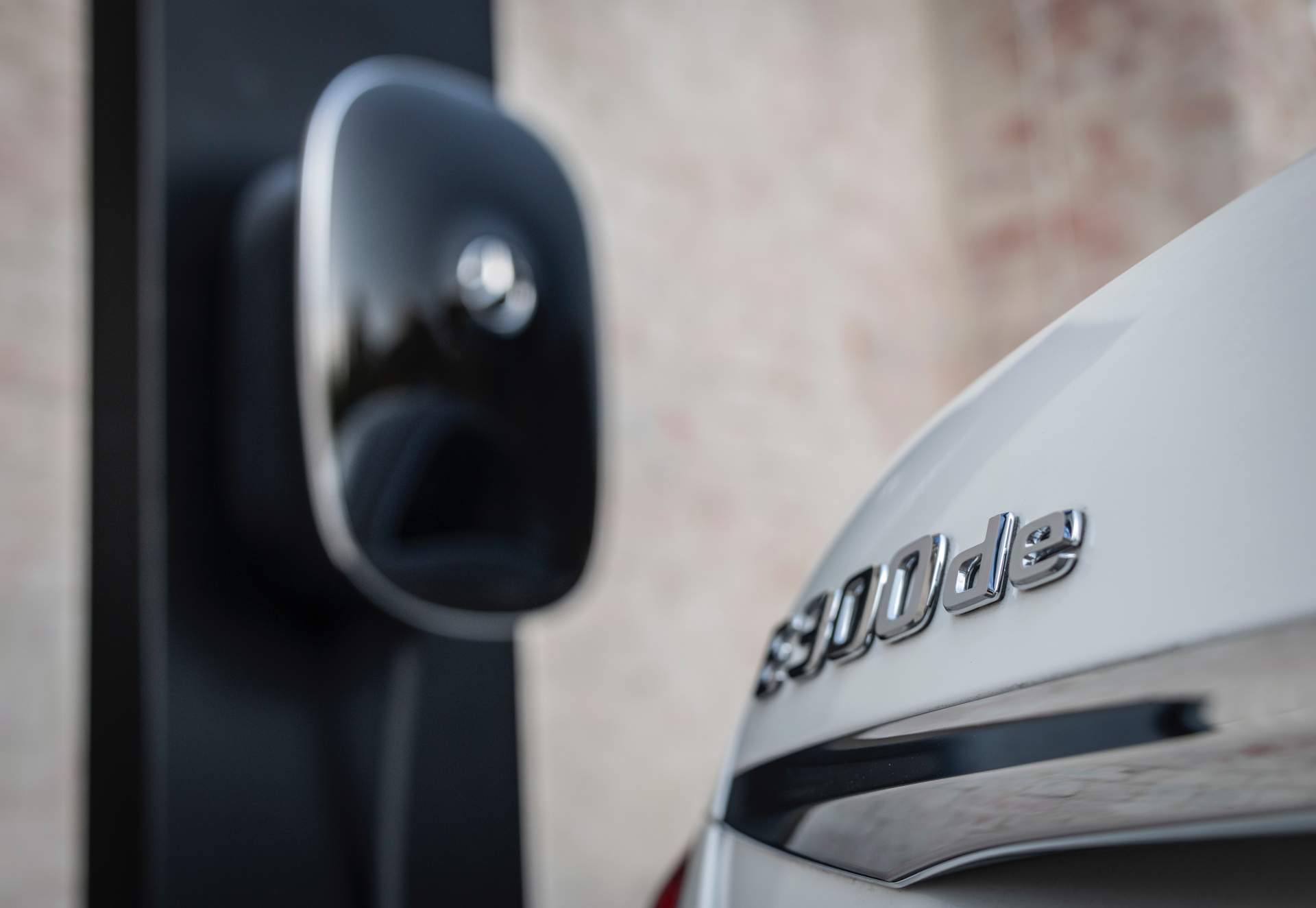 Driven by EQ Stuttgart 2018Driven by EQ Stuttgart 2018 Mercedes E300e And E300de PHEVs Mix Electricity With Petrol And Diesel Power