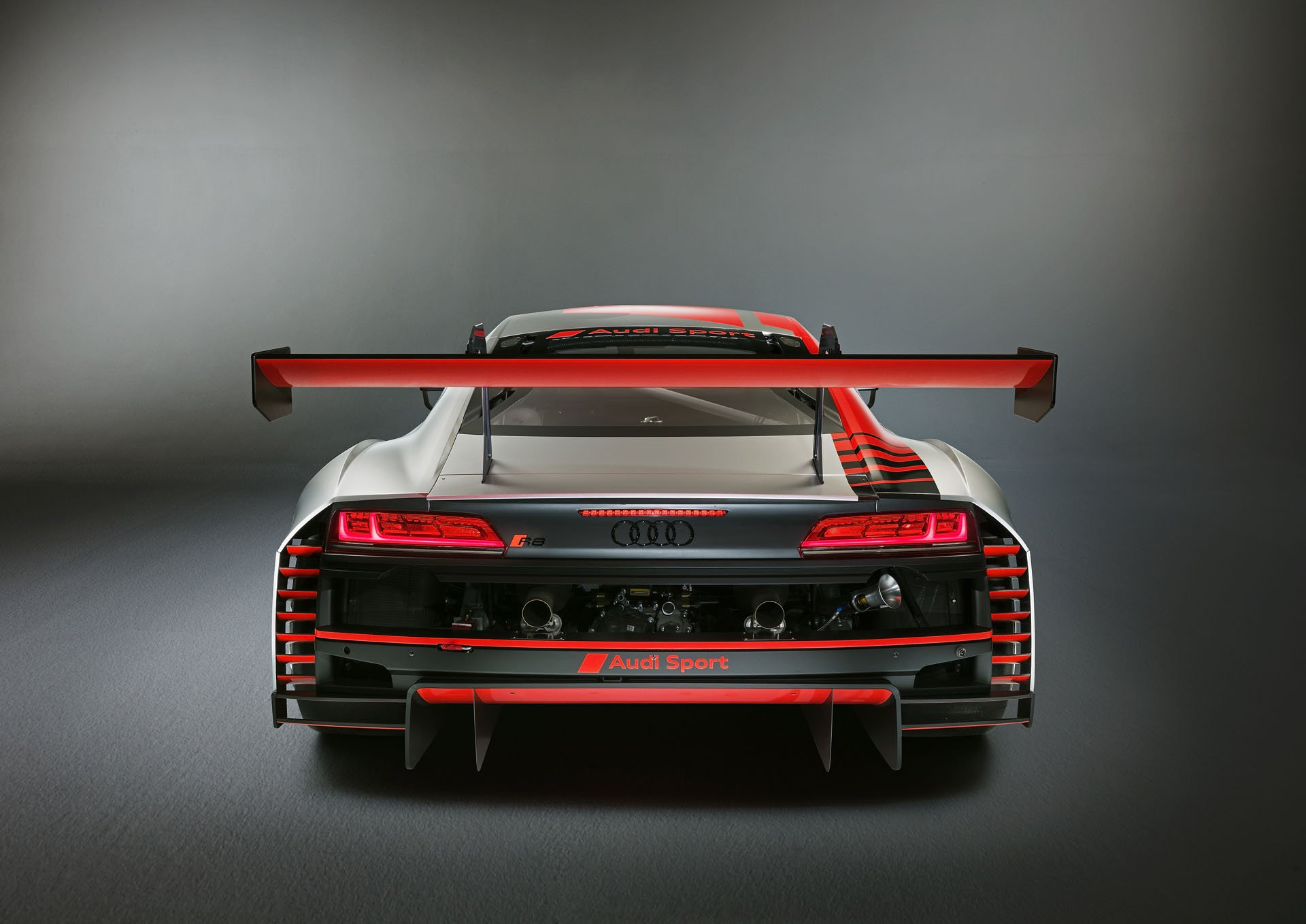 audi r8 lms paris live pics 17 New Audi R8 LMS Racer Gives Us A First Taste Of Upcoming R8 Facelift