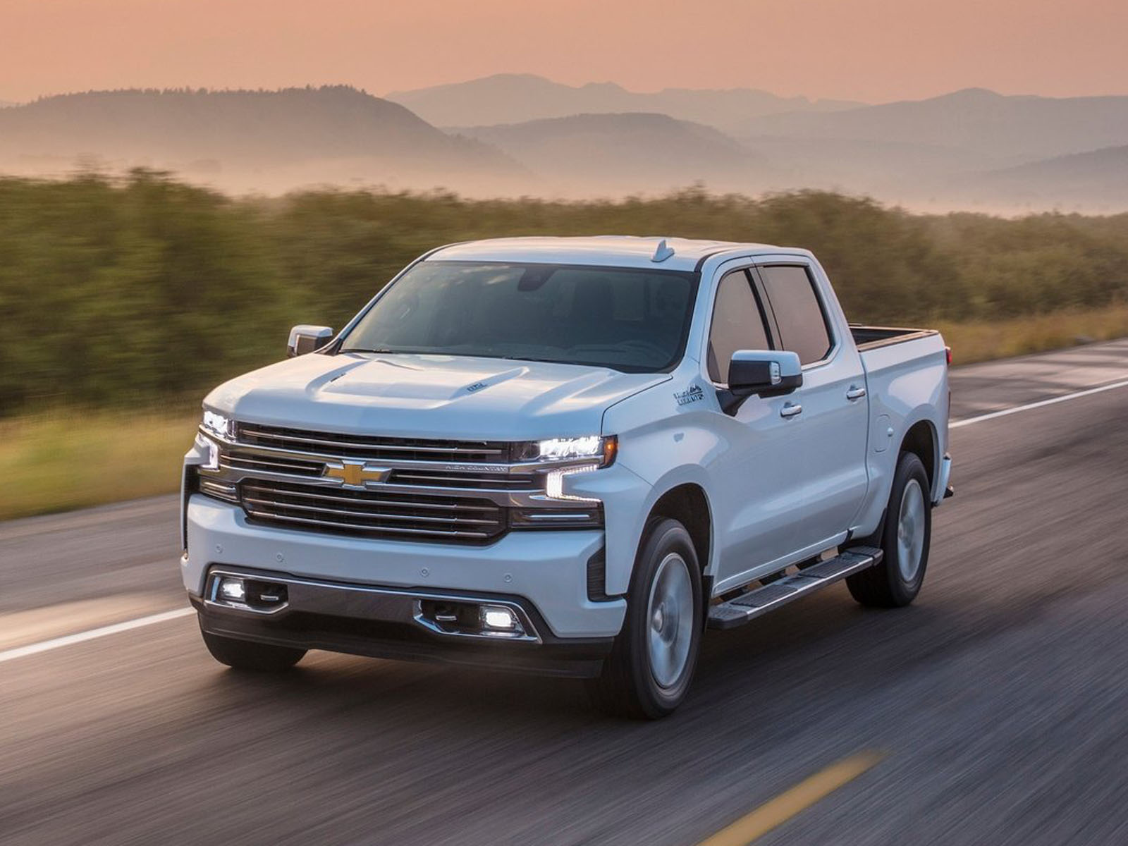 Chevrolet-Silverado-2019-1600-11 Want To Save On Fuel? Buy A New Pickup, Says The US Dept Of Energy